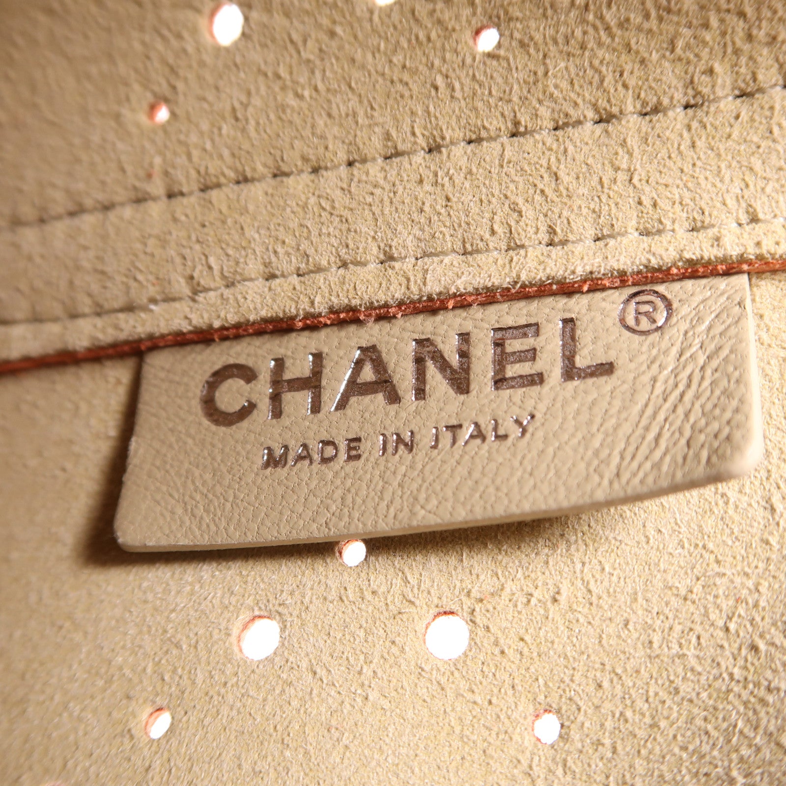 CHANEL 牛皮皮革CC Drawstring Bucket Bag銀扣鏈帶肩背袋