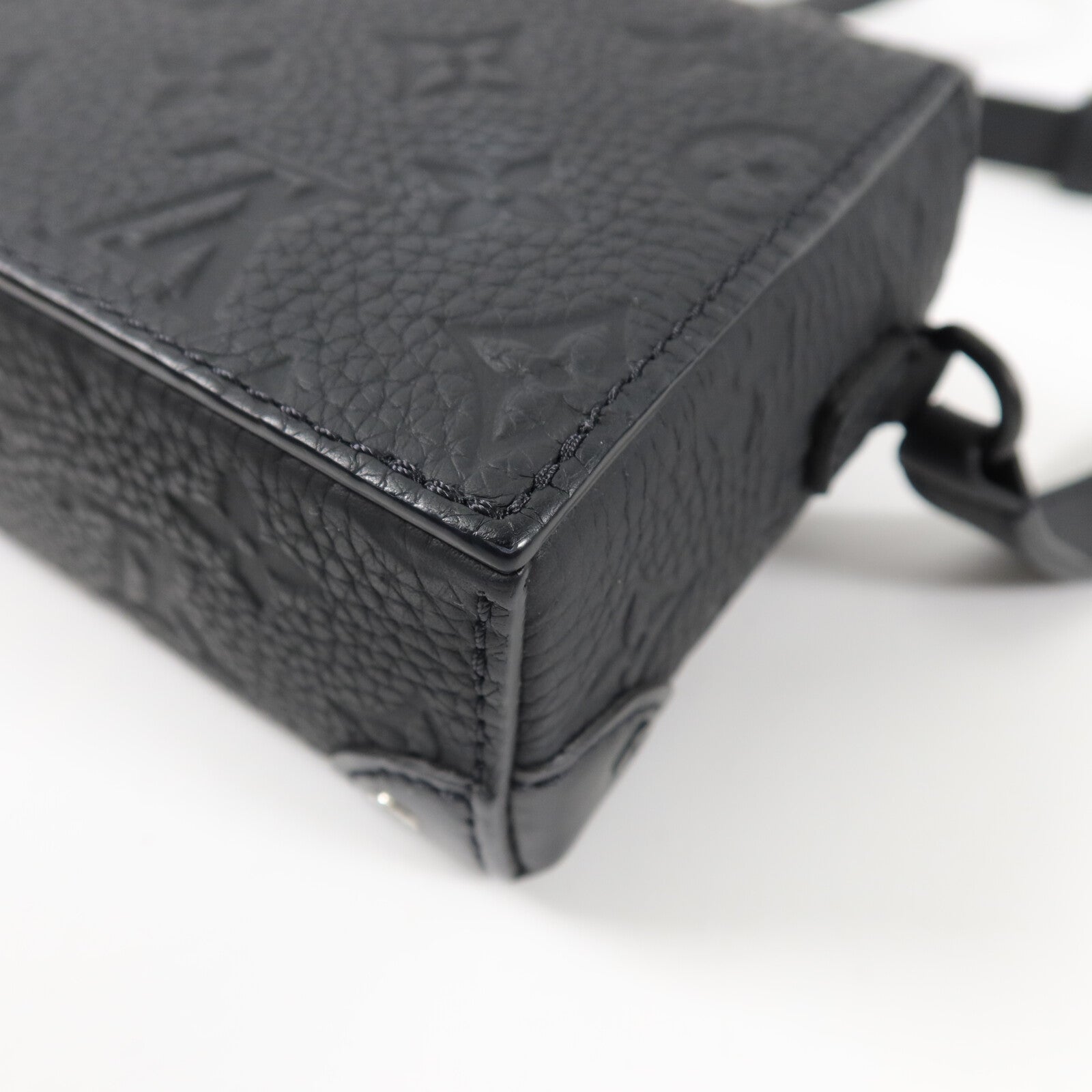 LOUIS VUITTON Monogram Taurillon Steamer Wearable Wallet扣肩背袋