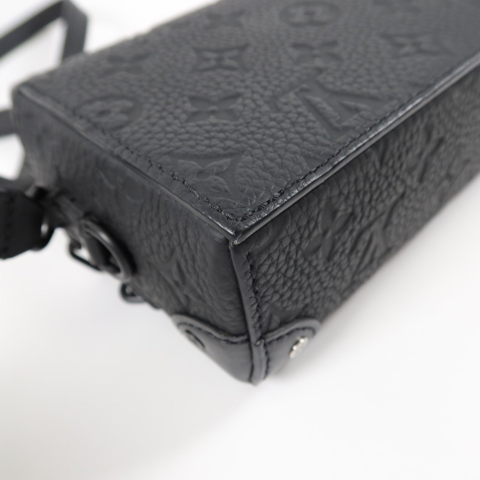 LOUIS VUITTON Monogram Taurillon Steamer Wearable Wallet扣肩背袋