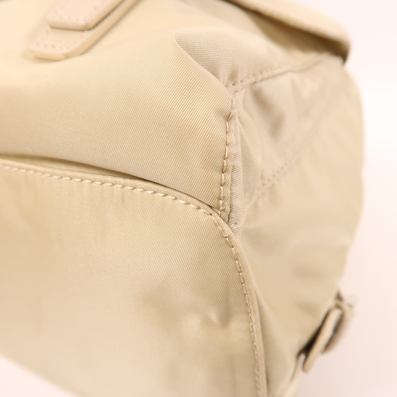 PRADA 尼龍Backpack銀扣背包