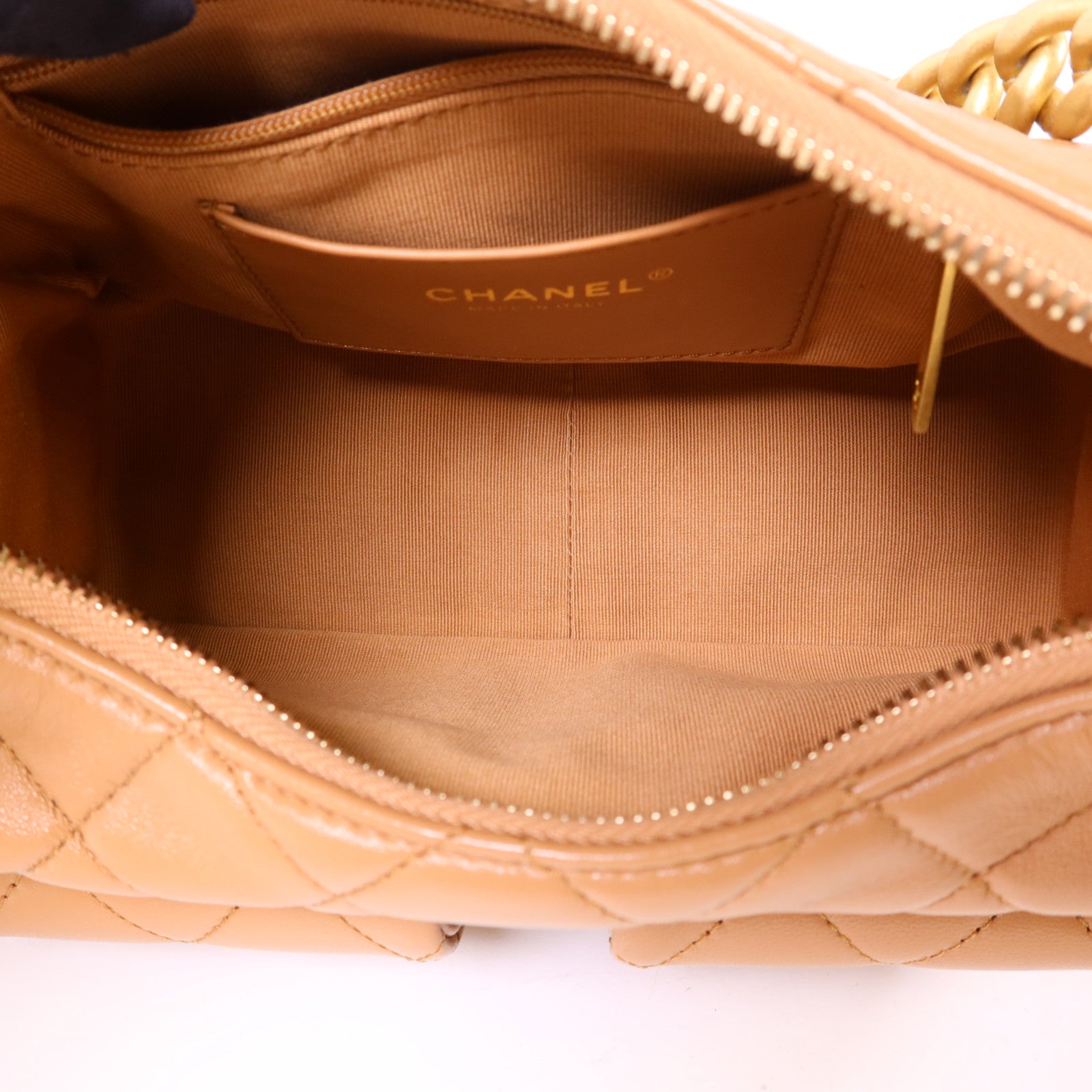 CHANEL 牛皮皮革Hobo Bag金扣鏈帶肩背袋