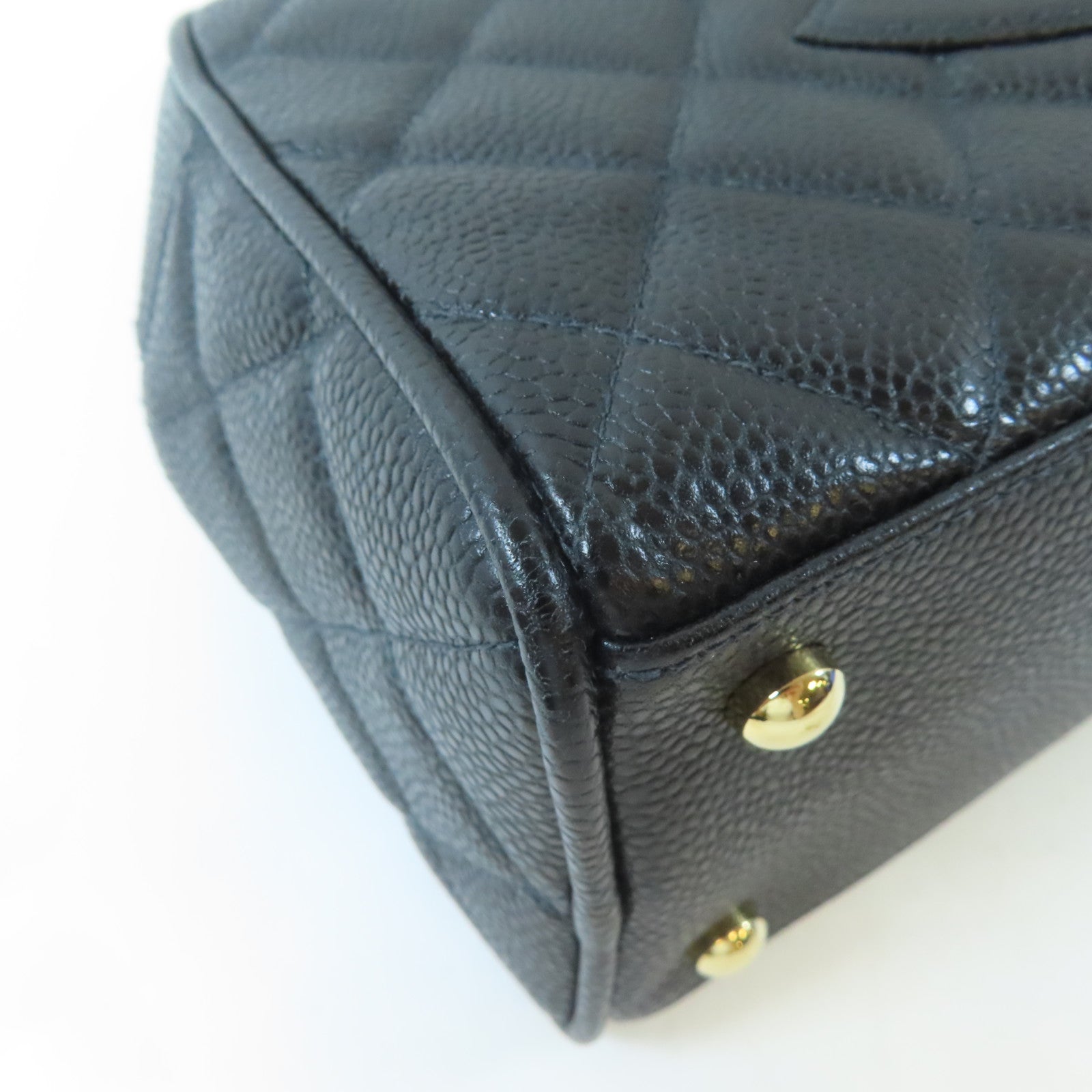 CHANEL Caviar皮革Handbag金扣手挽袋黑色