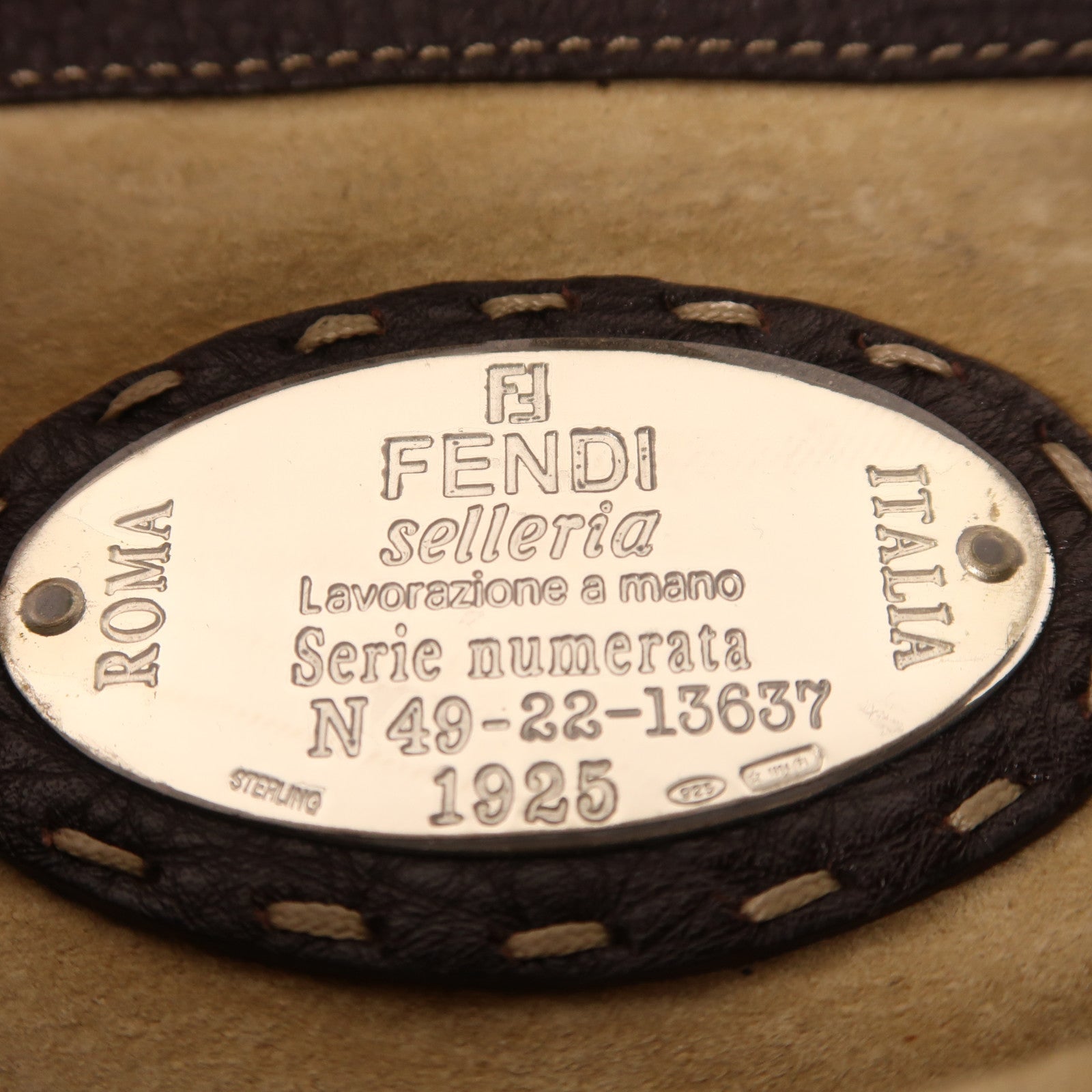 FENDI 牛皮皮革/Fur Shoulder Bag銀扣肩背袋棕色