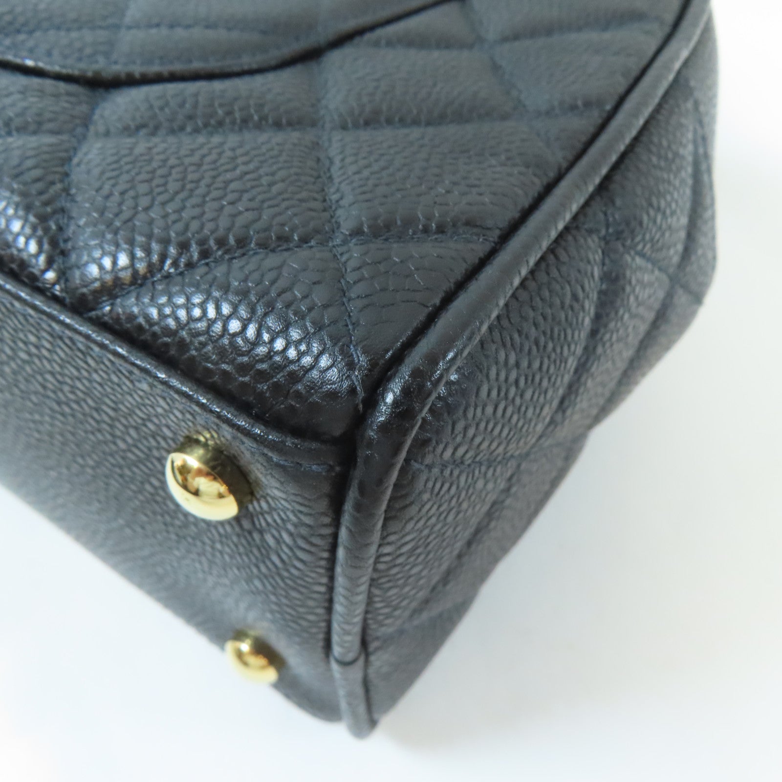 CHANEL Caviar皮革Handbag金扣手挽袋黑色