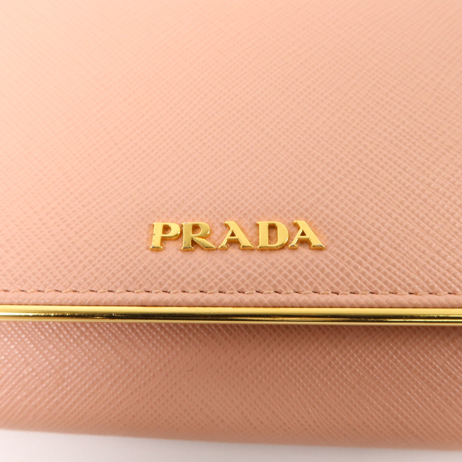 PRADA Saffiano皮革Wallet On Chain鏈帶肩背袋