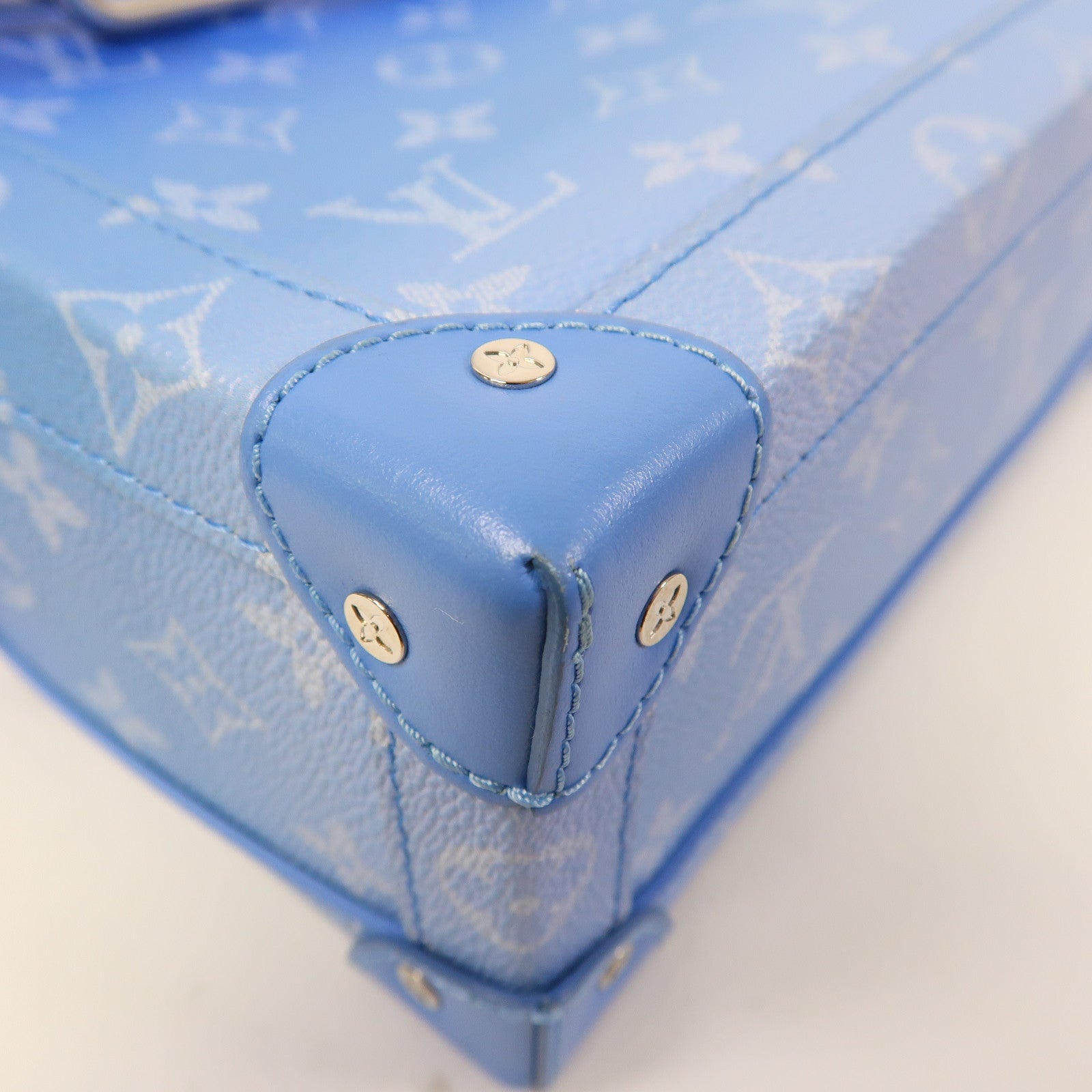 LOUIS VUITTON Monogram Clouds Soft Trunk銀扣肩背袋藍色