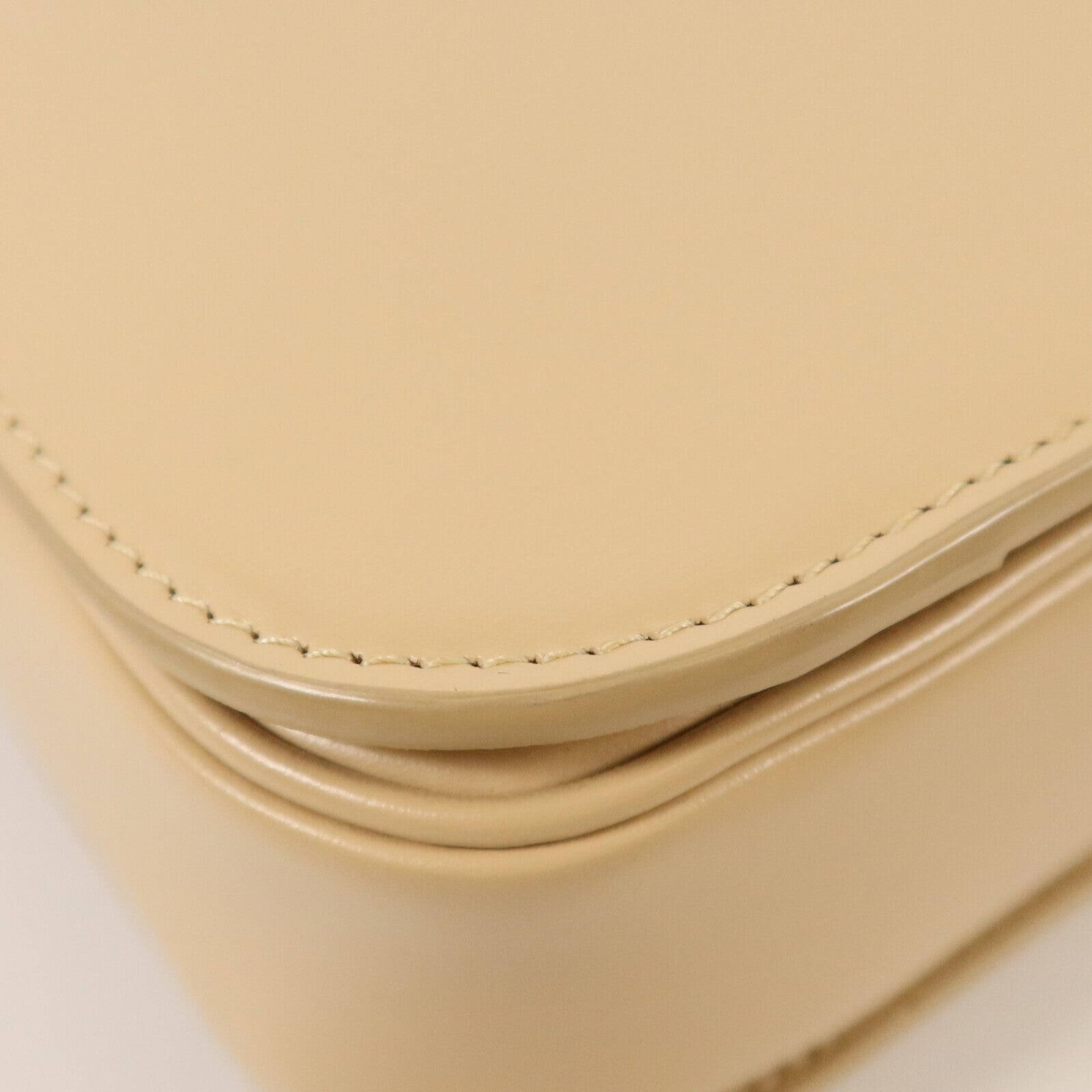 CELINE 牛皮皮革Classique Triomphe Medium金扣肩背袋