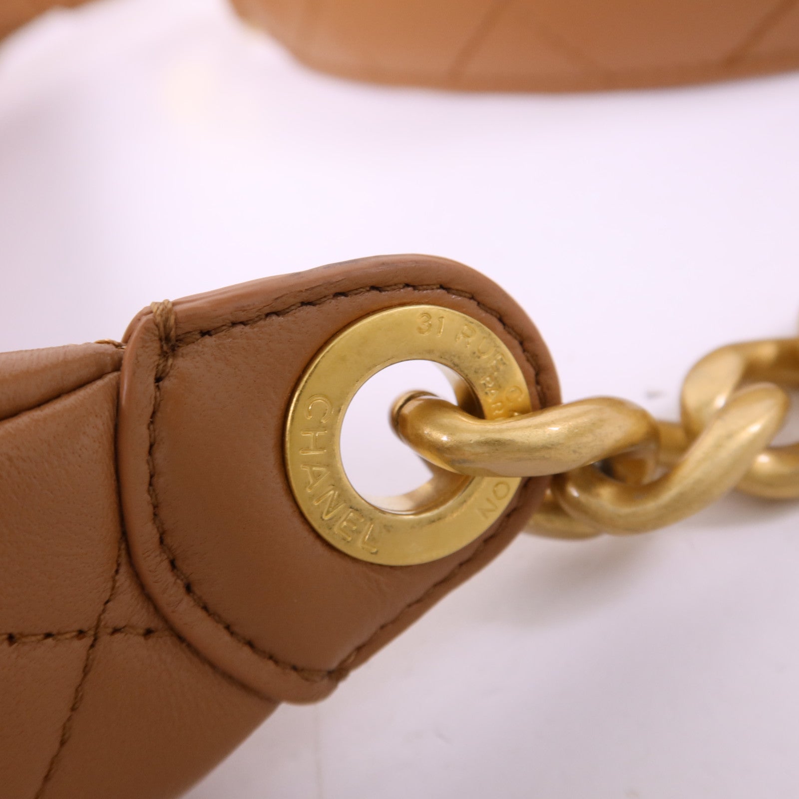 CHANEL 牛皮皮革Hobo Bag金扣鏈帶肩背袋