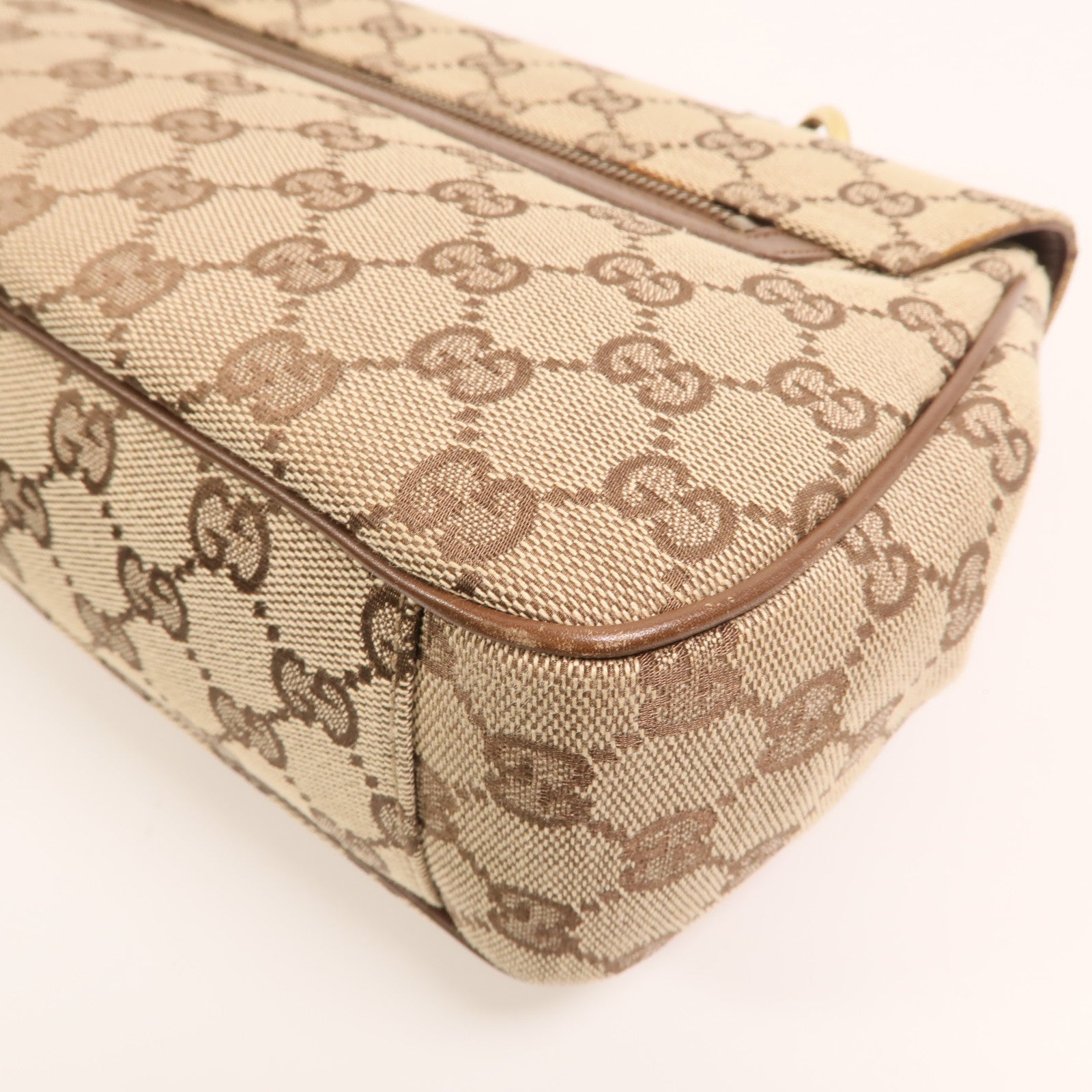 GUCCI 帆布Vintage Bag金扣肩背袋