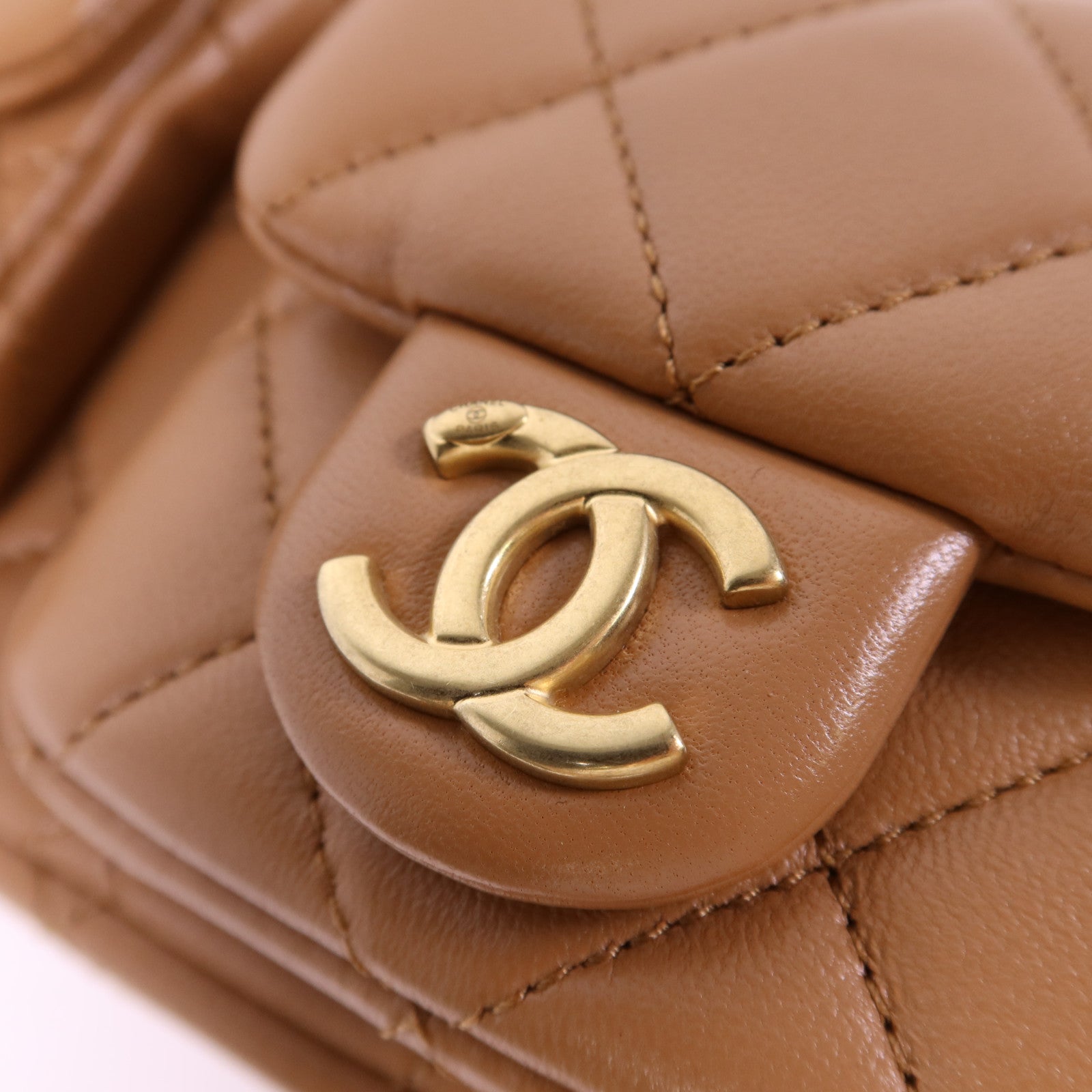 CHANEL 牛皮皮革Hobo Bag金扣鏈帶肩背袋