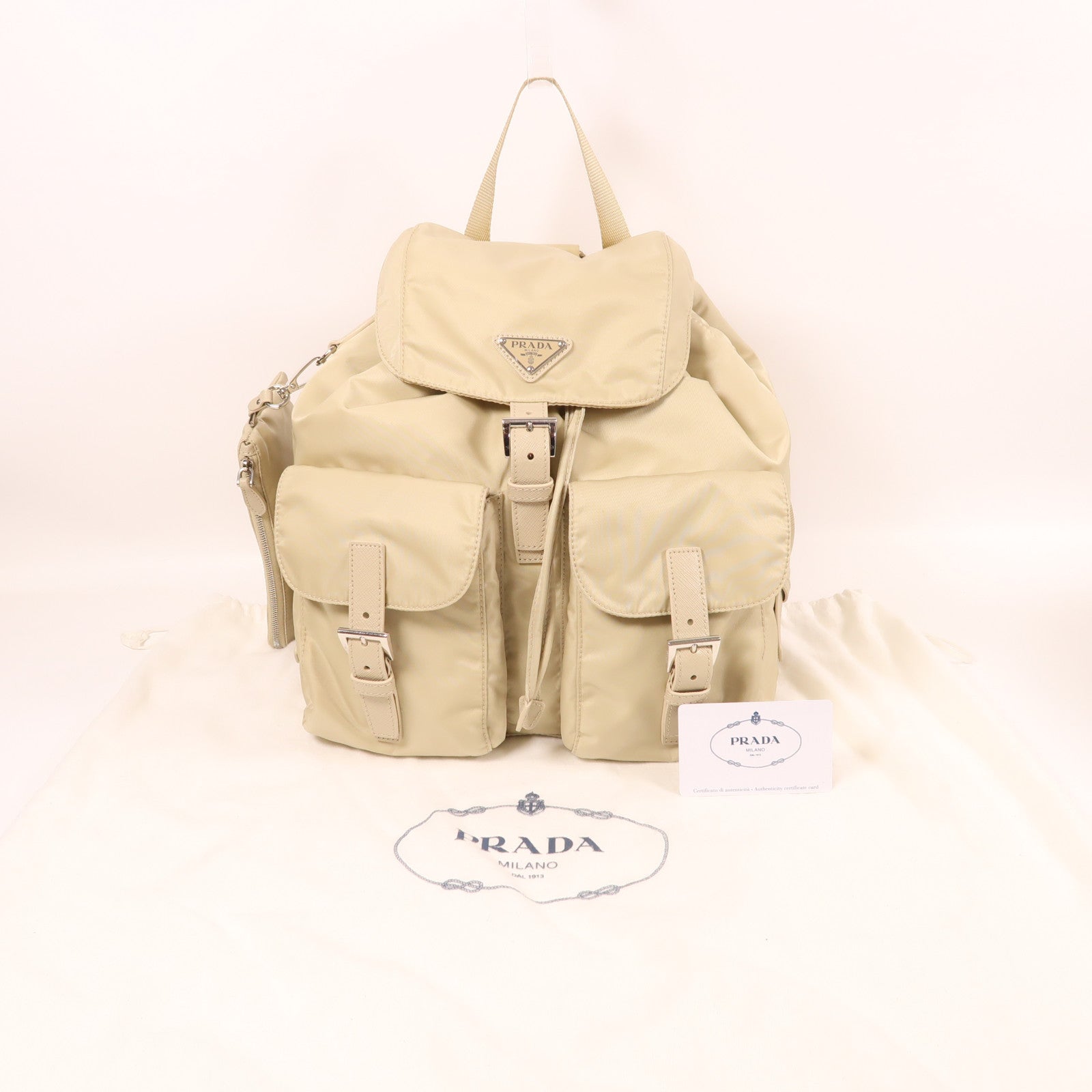 PRADA 尼龍Backpack銀扣背包