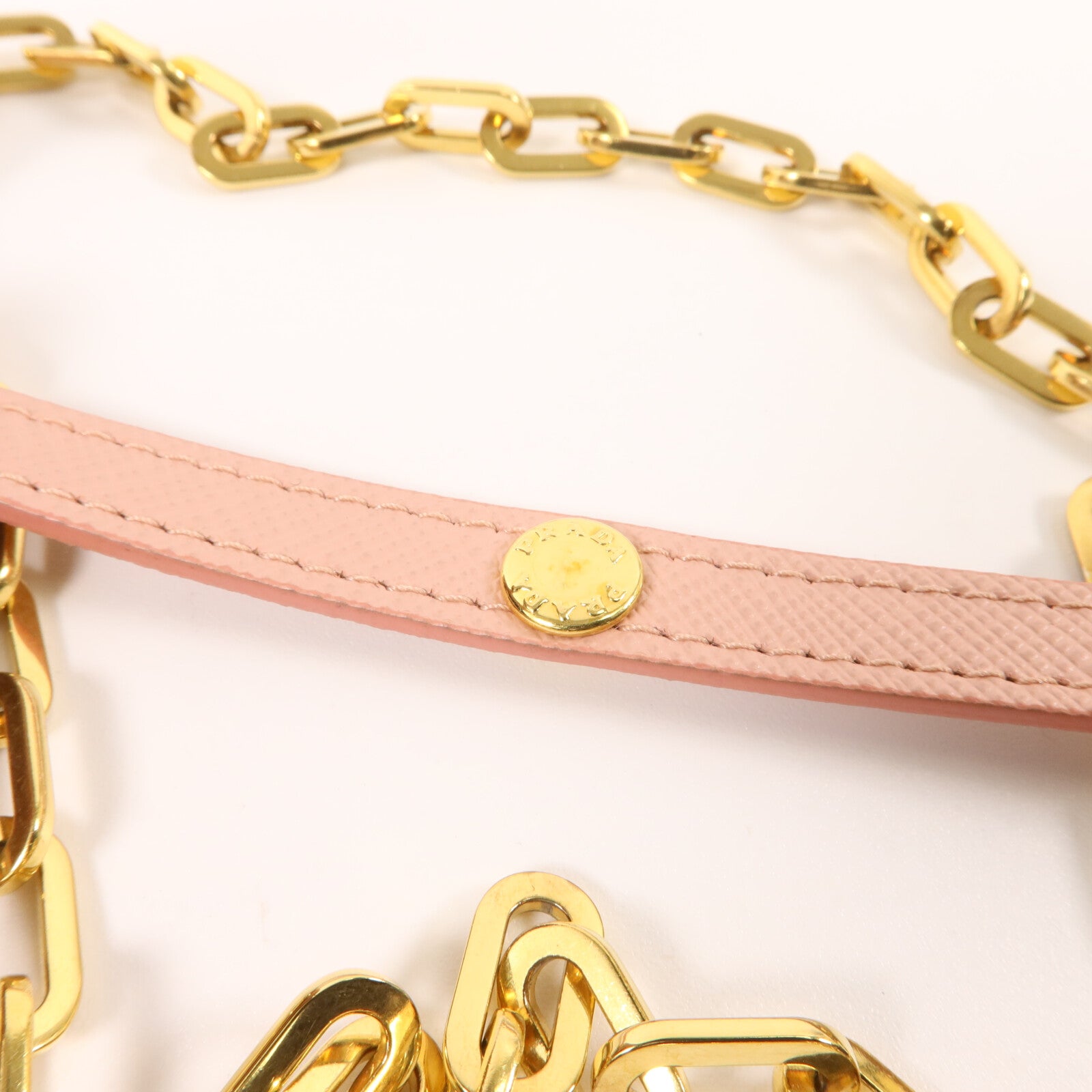 PRADA Saffiano皮革Wallet On Chain鏈帶肩背袋