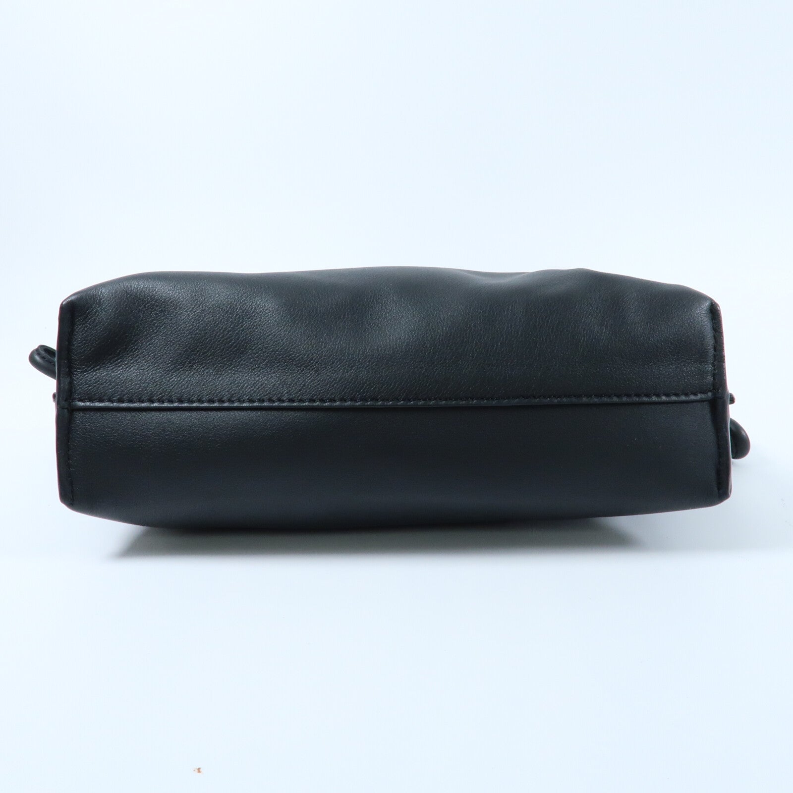 LOEWE 牛皮皮革Mini Flamenco Clutch金扣肩背袋