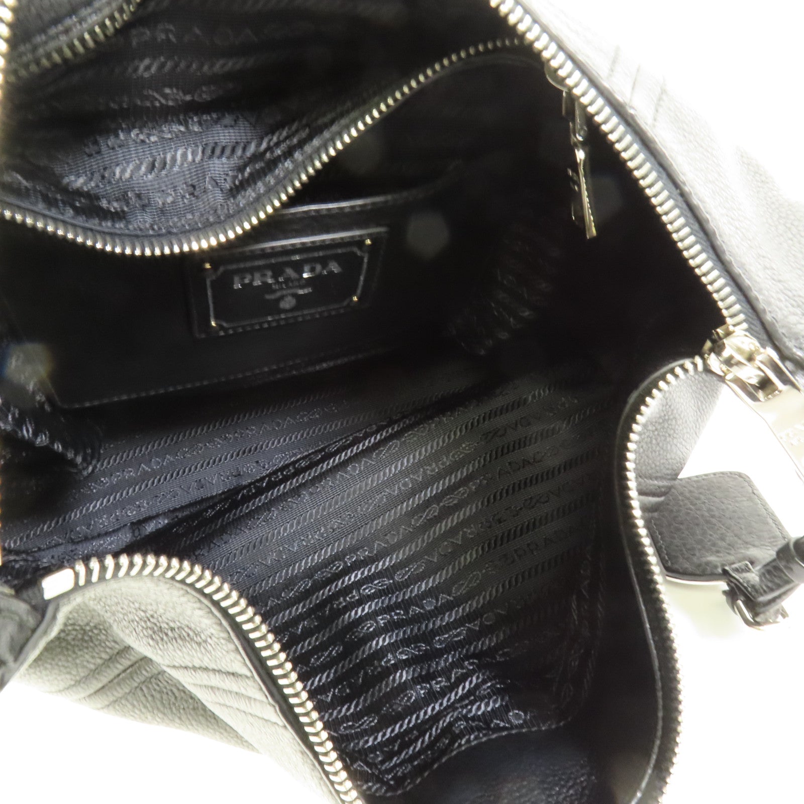 PRADA 牛皮皮革Shoulder Bag銀扣肩背袋