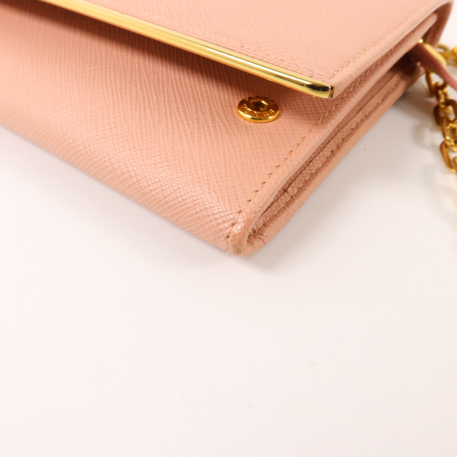 PRADA Saffiano皮革Wallet On Chain鏈帶肩背袋
