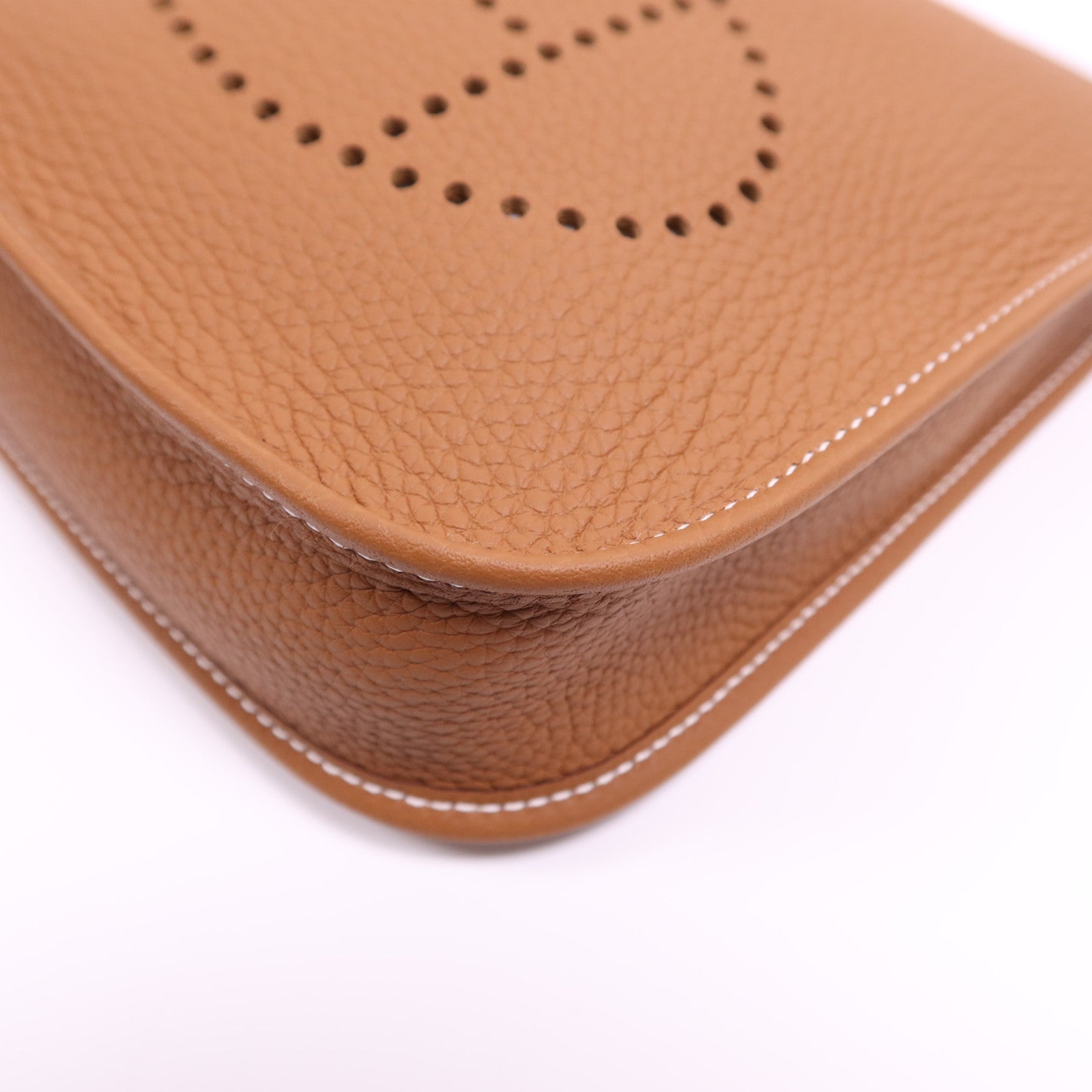 HERMES Clemence皮革Evelyne TPM銀扣肩背袋Gold