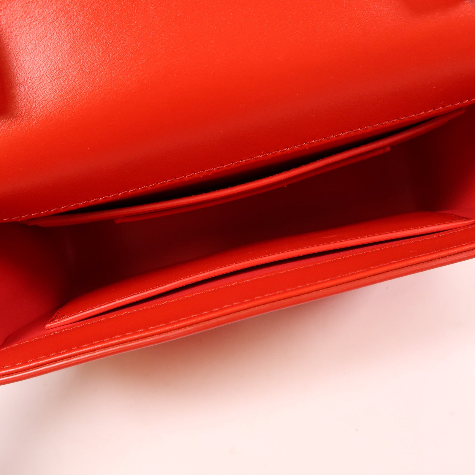 GIVENCHY 牛皮皮革Shoulder Bag銀扣肩背袋