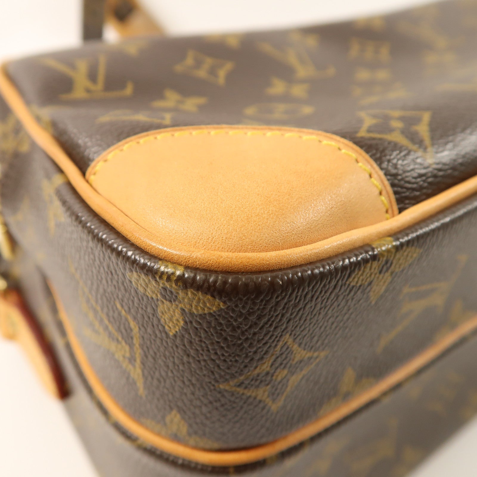 LOUIS VUITTON Monogram Nile金扣肩背袋