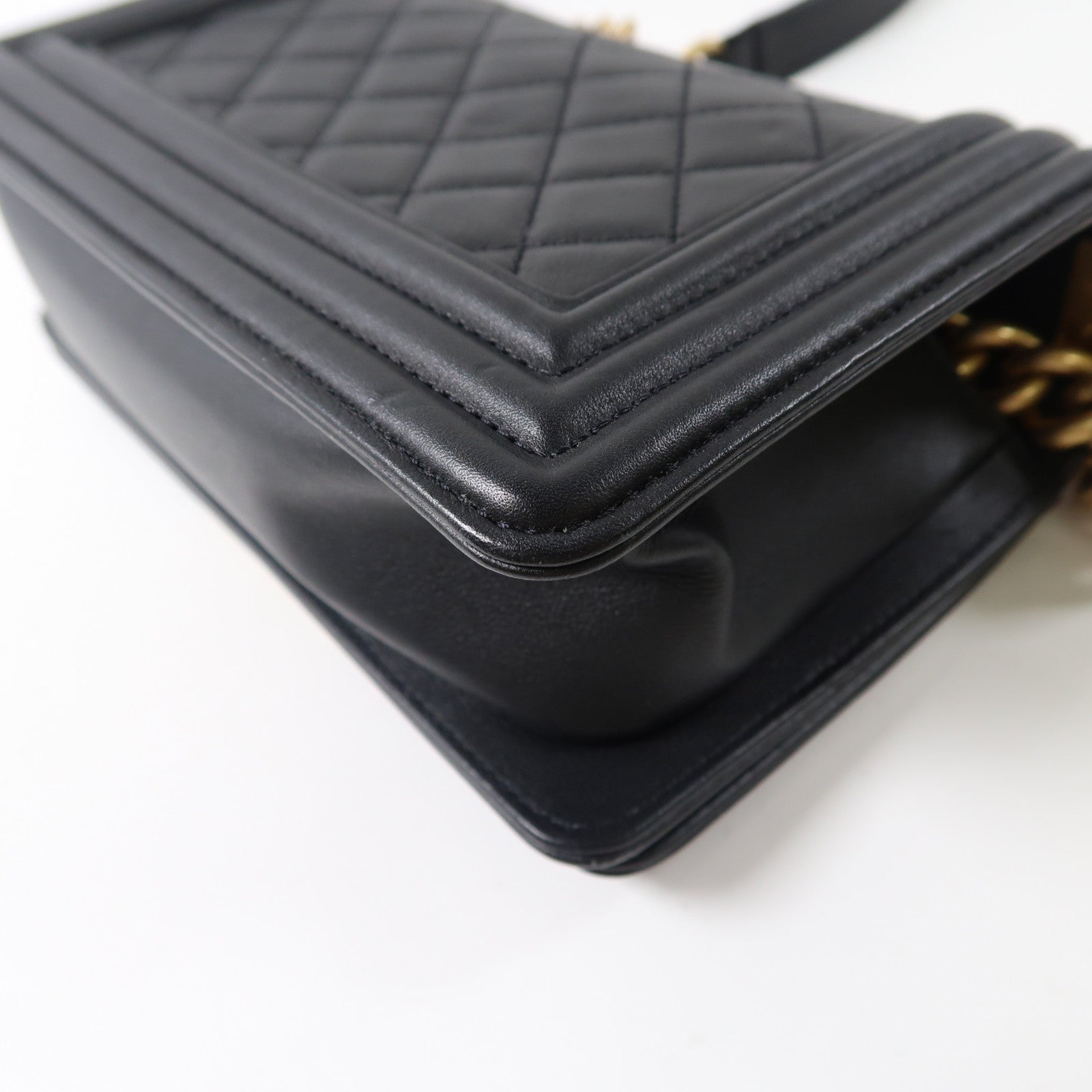 CHANEL 羊皮皮革Boy Chanel 20金扣肩背袋黑色