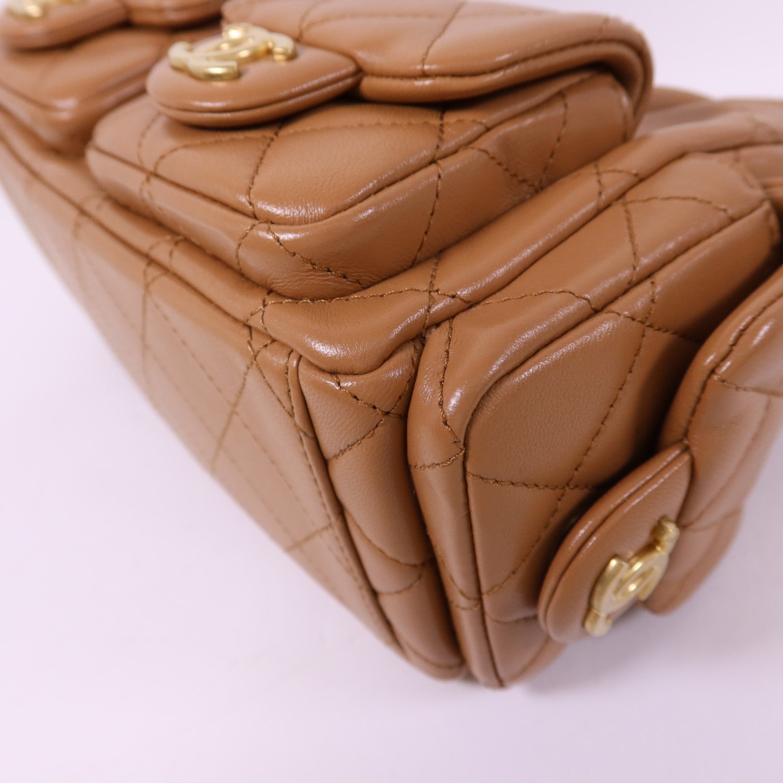 CHANEL 牛皮皮革Hobo Bag金扣鏈帶肩背袋