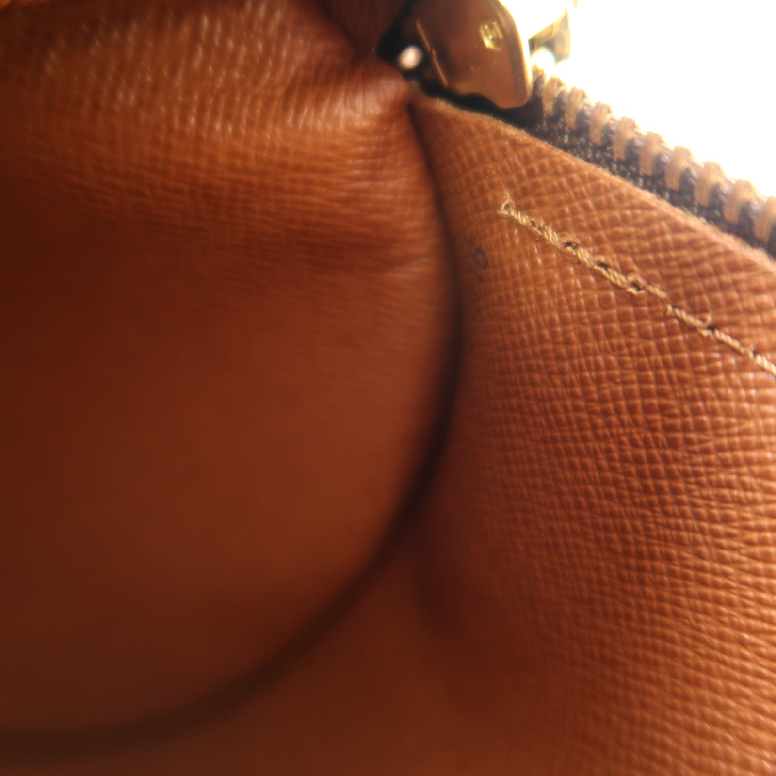 LOUIS VUITTON Monogram Papillon PM金扣手挽袋啡色