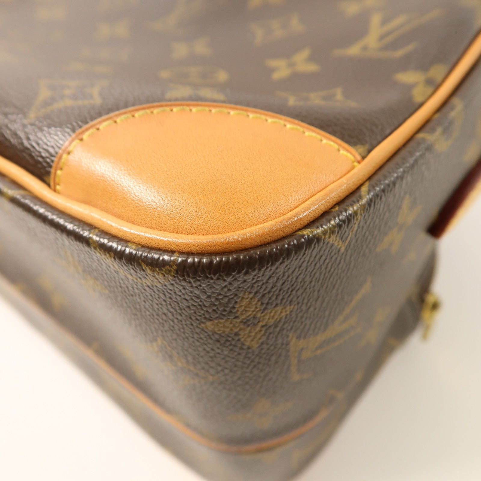 LOUIS VUITTON Monogram Nile金扣肩背袋