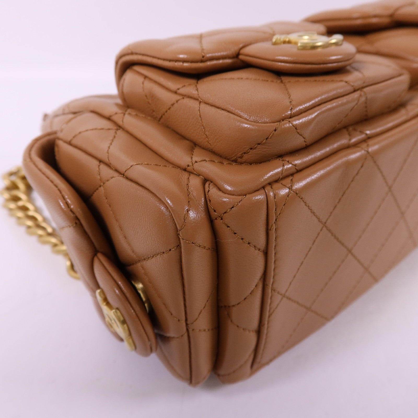 CHANEL 牛皮皮革Hobo Bag金扣鏈帶肩背袋