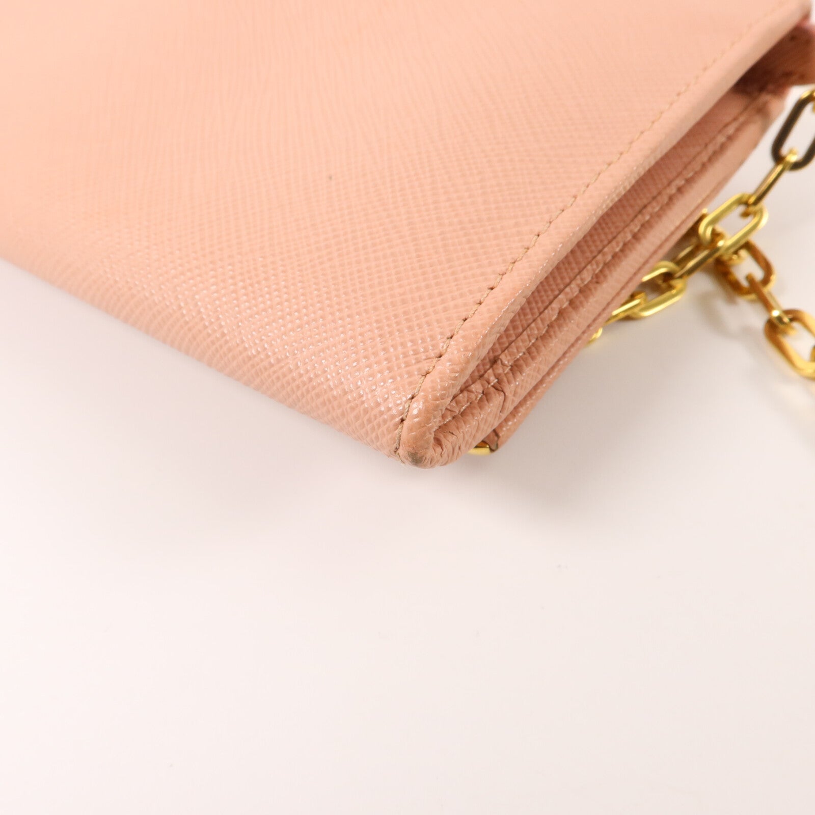 PRADA Saffiano皮革Wallet On Chain鏈帶肩背袋
