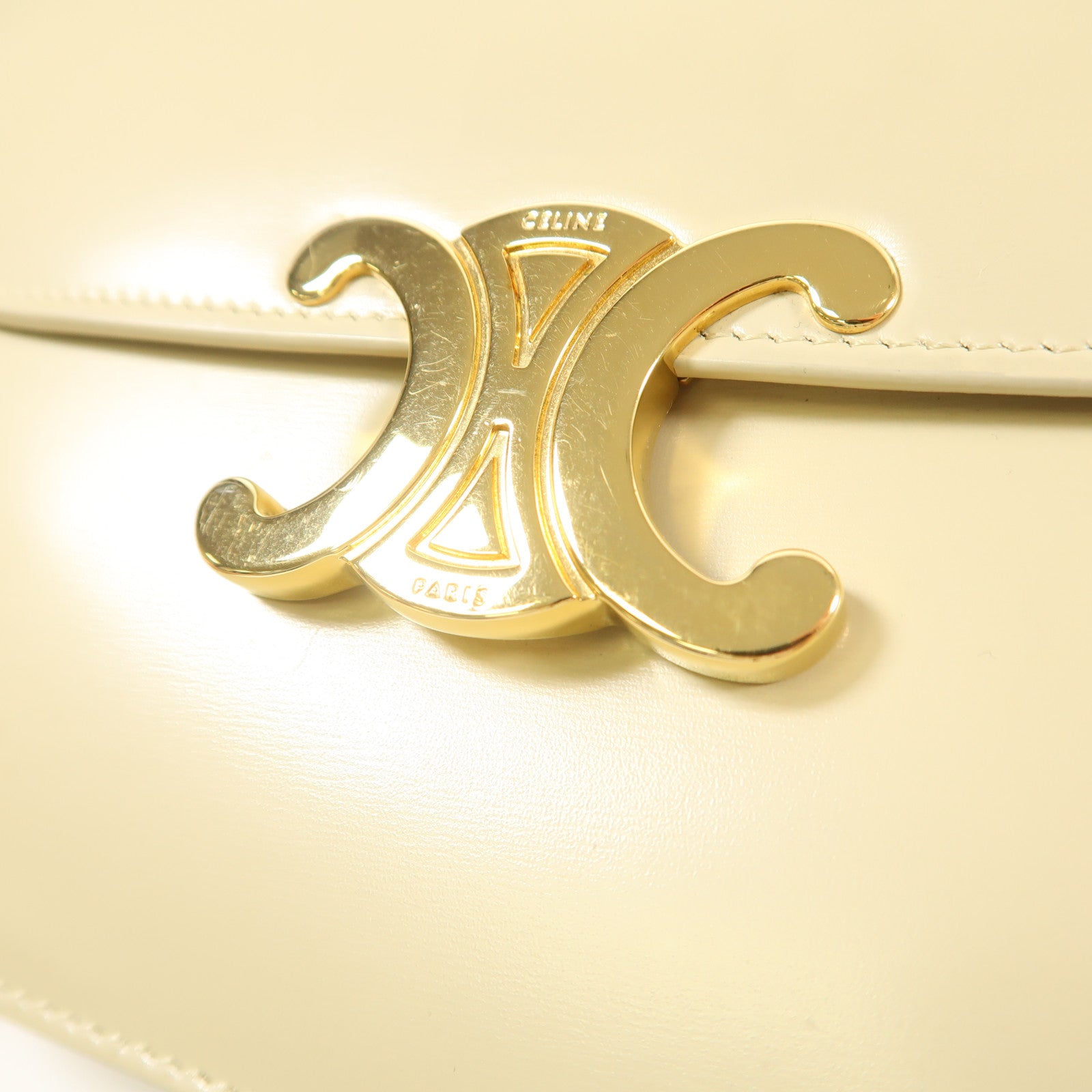 CELINE 牛皮皮革Teen Triomphe In Shiny金扣鏈帶肩背袋