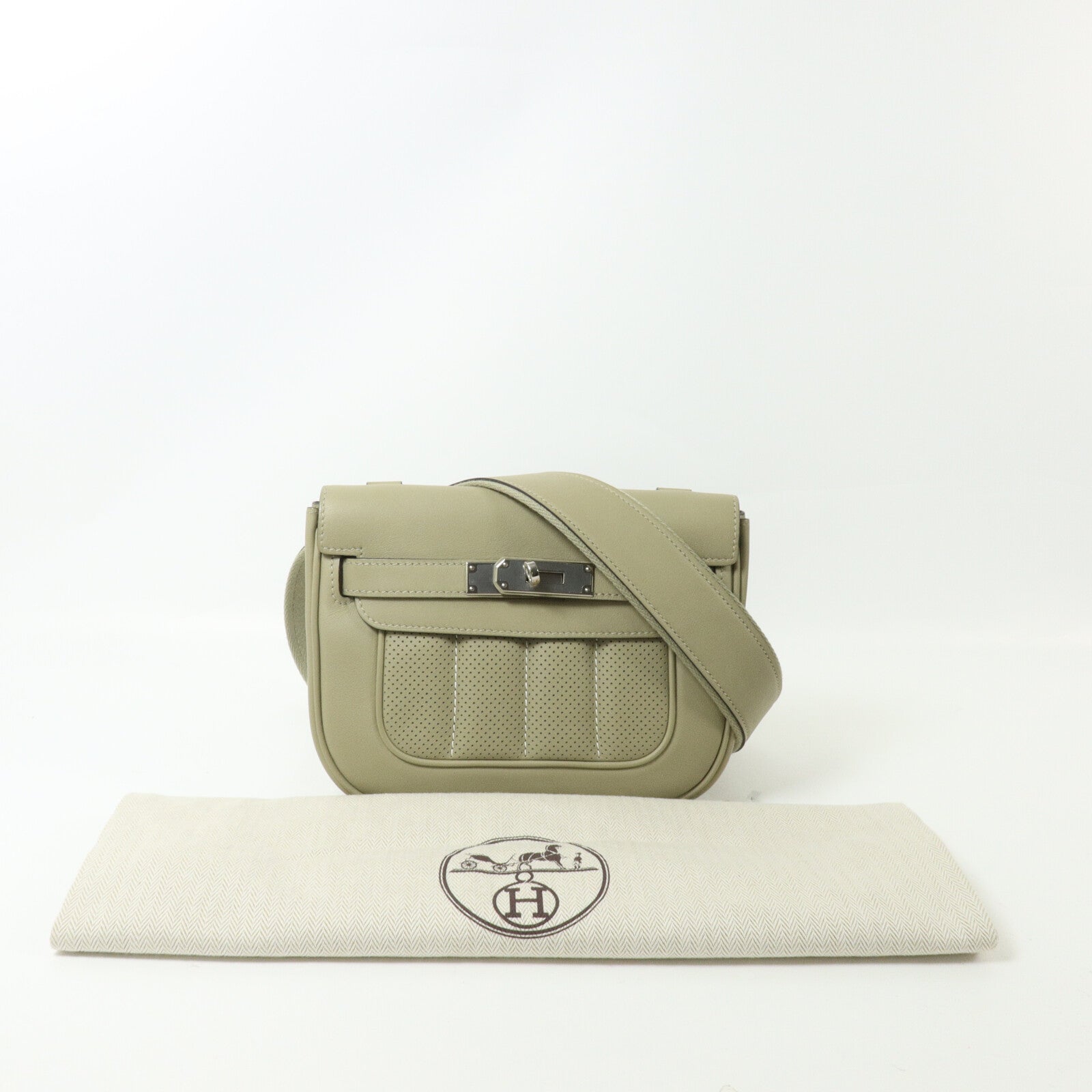 HERMES Swift皮革Berline Mini肩背袋Sauge
