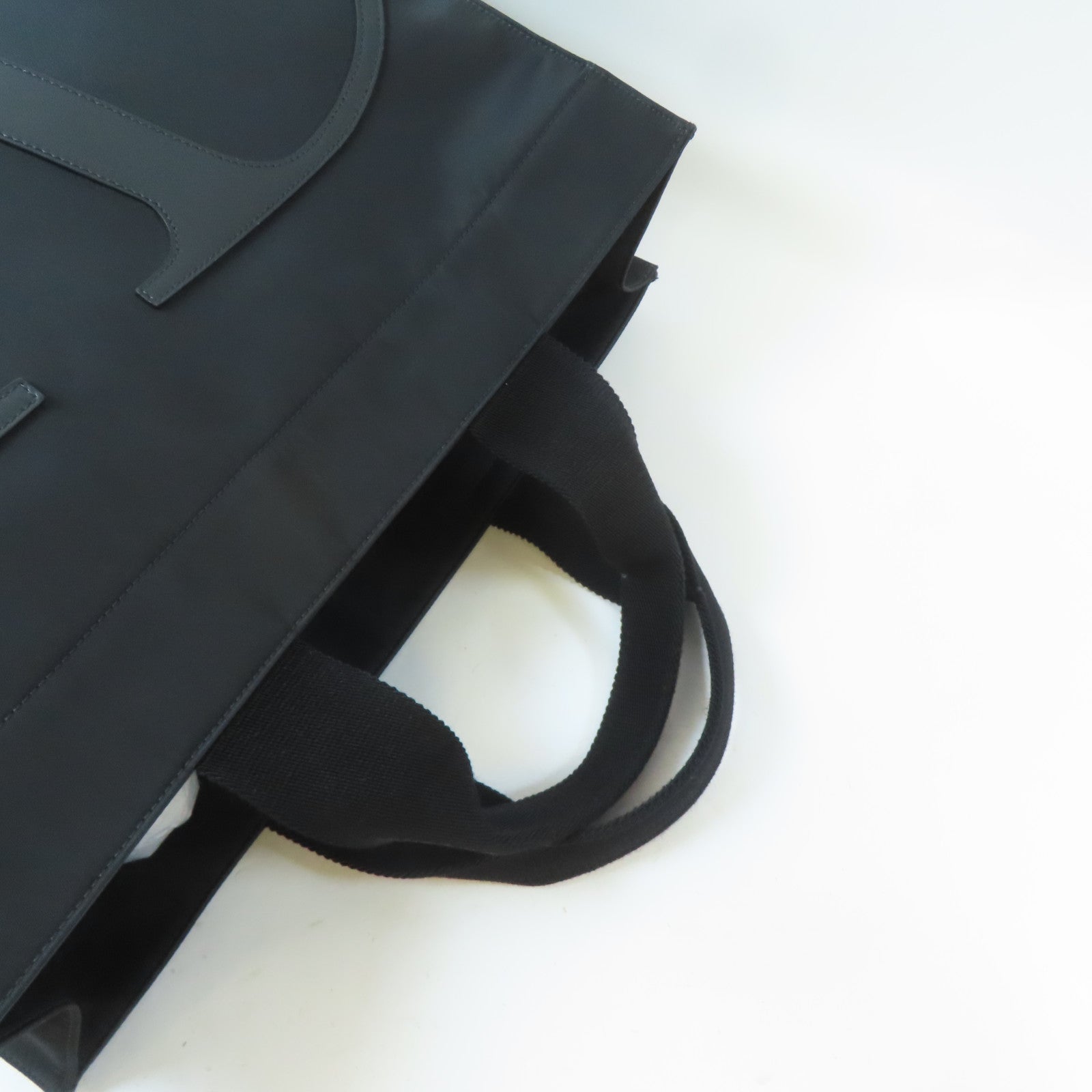 Valentino 【激減優惠】尼龍Hand Bag手挽袋黑色