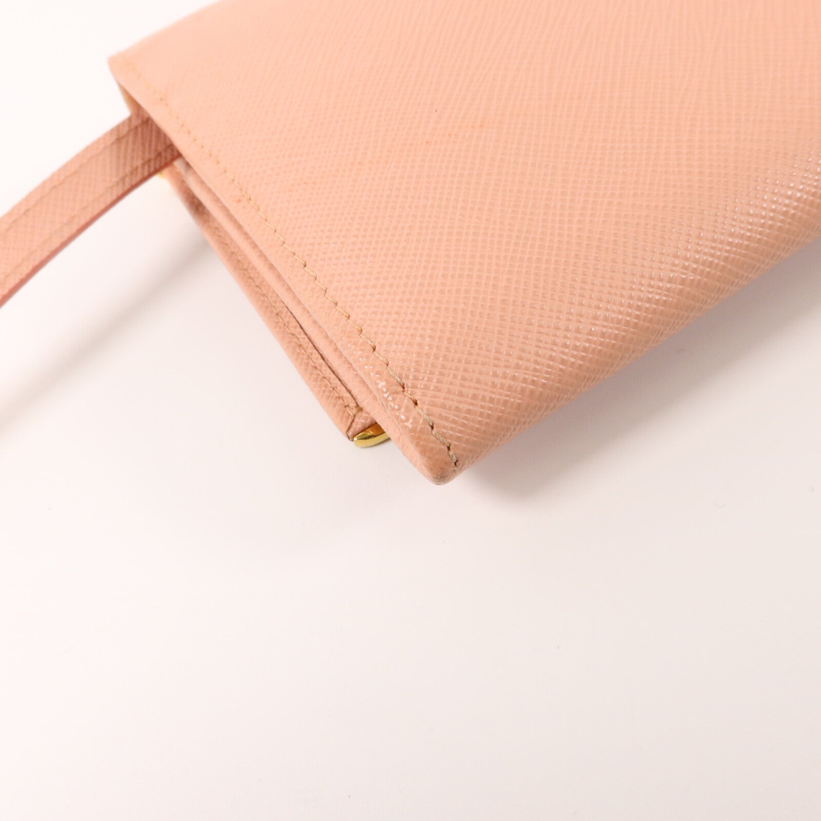 PRADA Saffiano皮革Wallet On Chain鏈帶肩背袋
