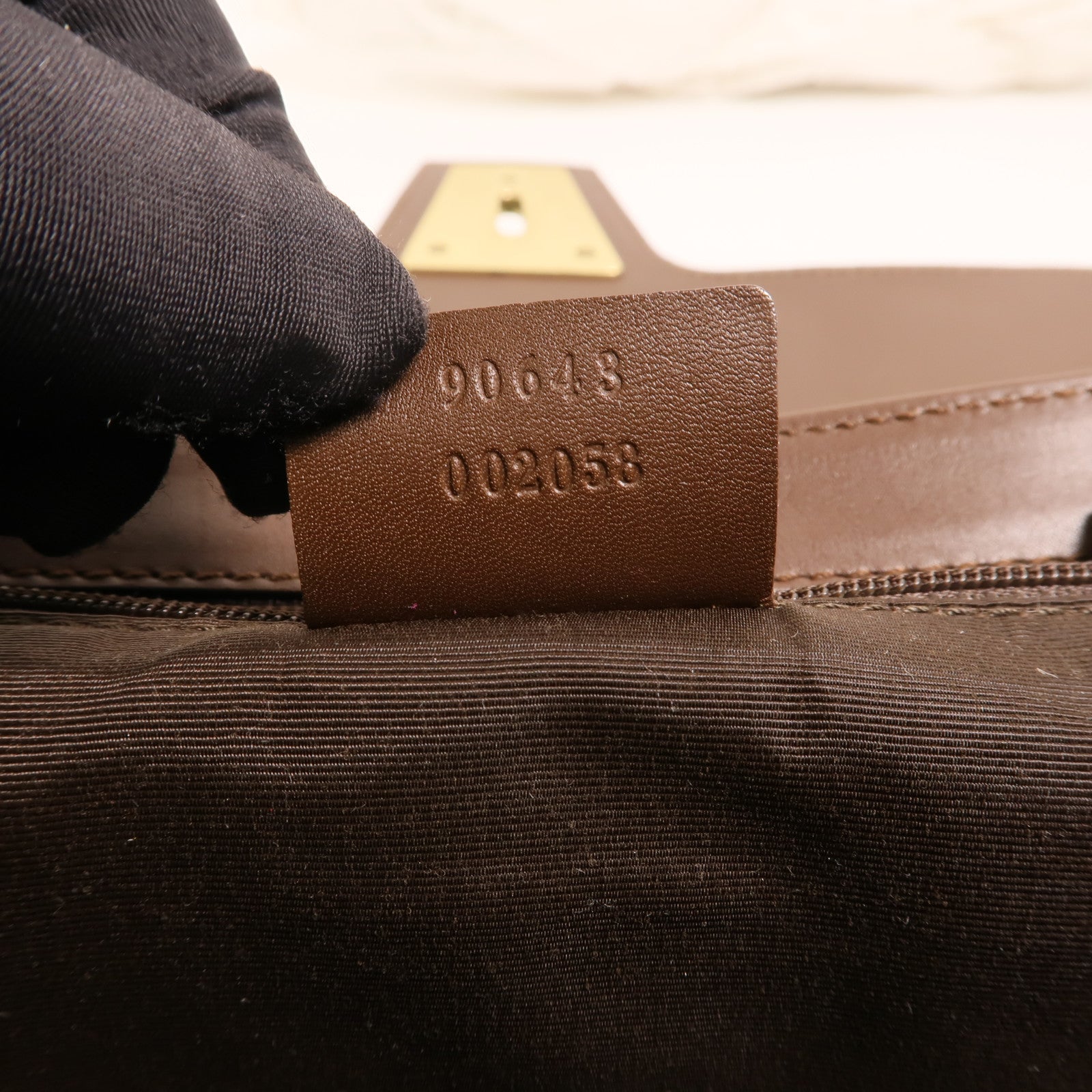 GUCCI 帆布Vintage Bag金扣肩背袋