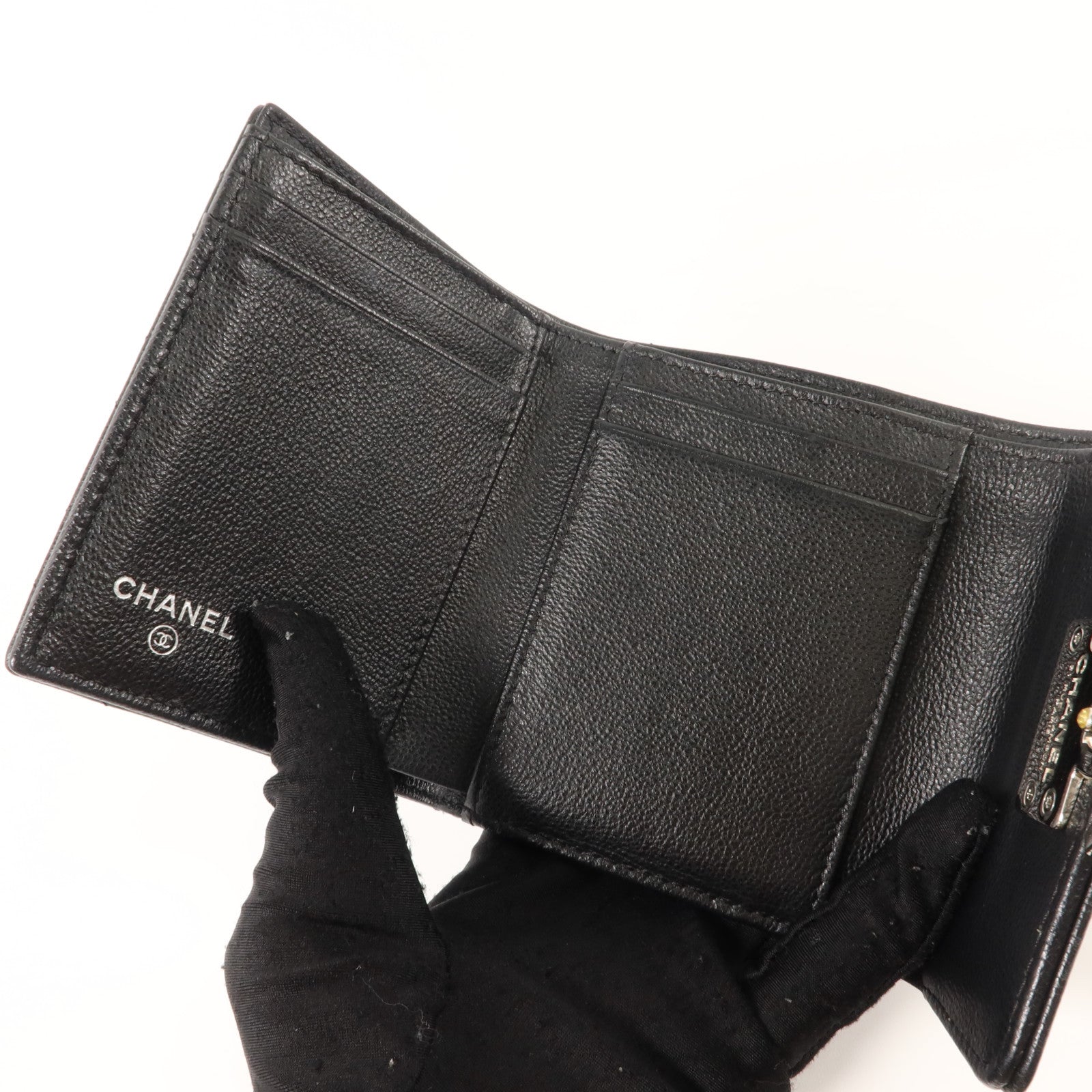 CHANEL 牛皮皮革Trifold Wallet銀扣錢包