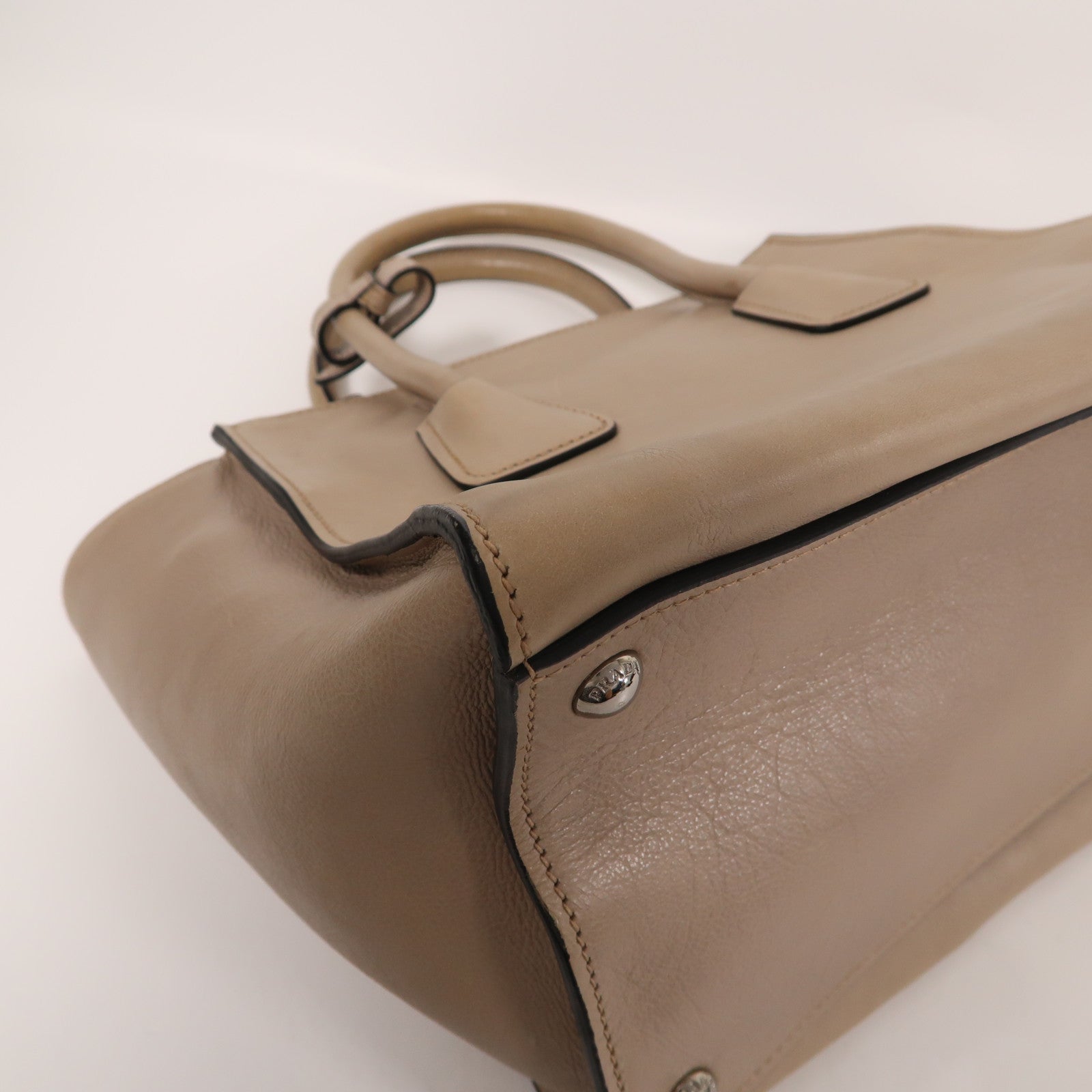 PRADA 牛皮皮革2Way Shoulder銀扣手挽肩背兩用袋