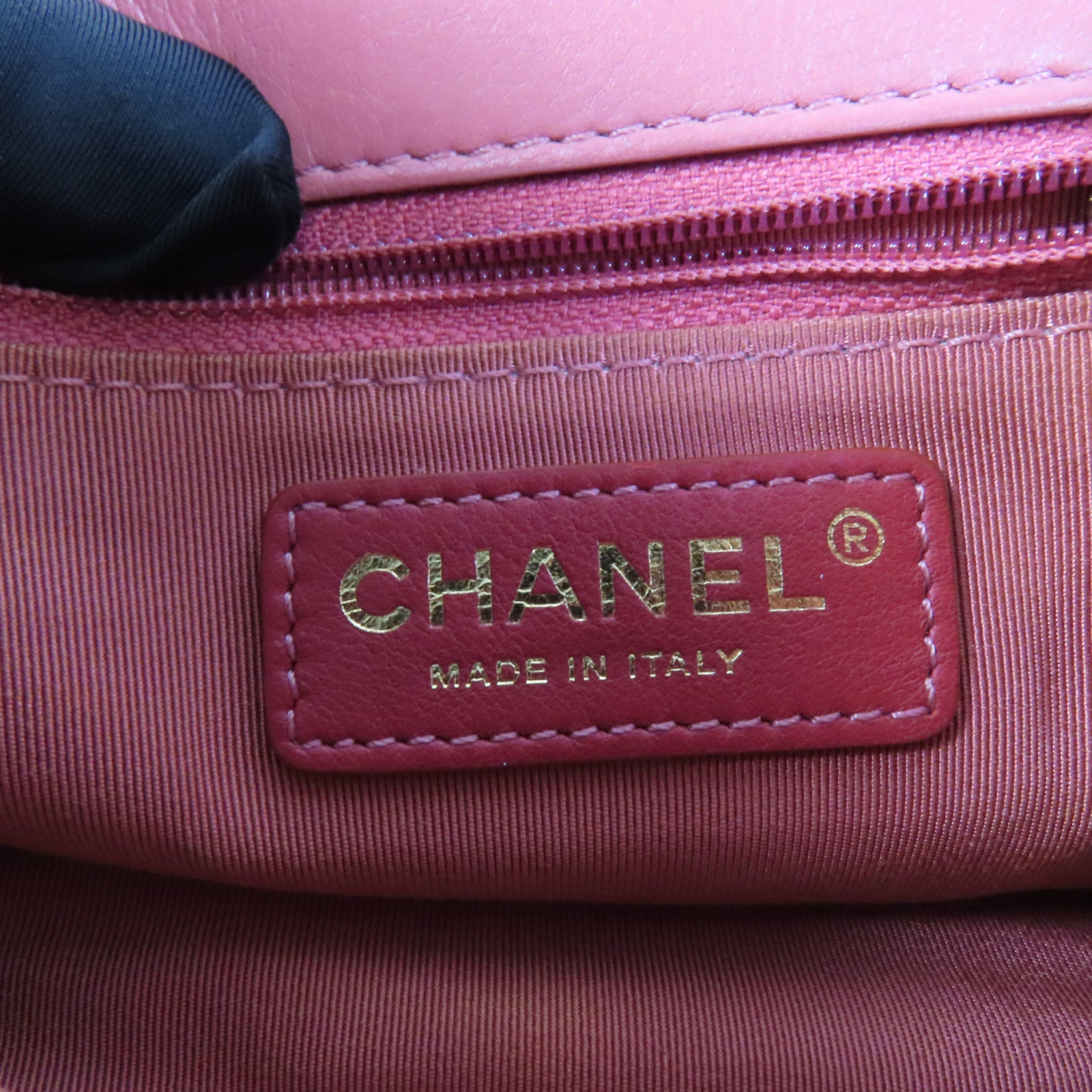 CHANEL 牛皮皮革Chain Shoulder金扣肩背袋