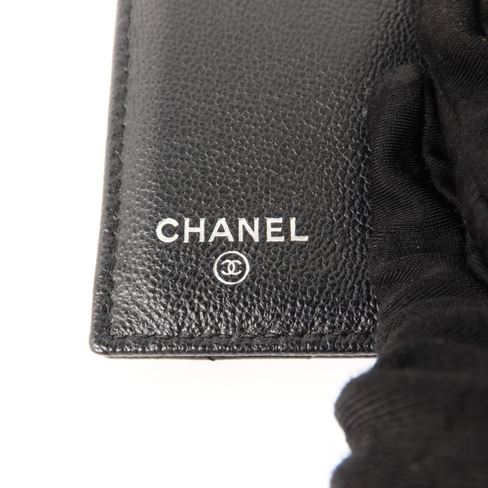 CHANEL 牛皮皮革Trifold Wallet銀扣錢包