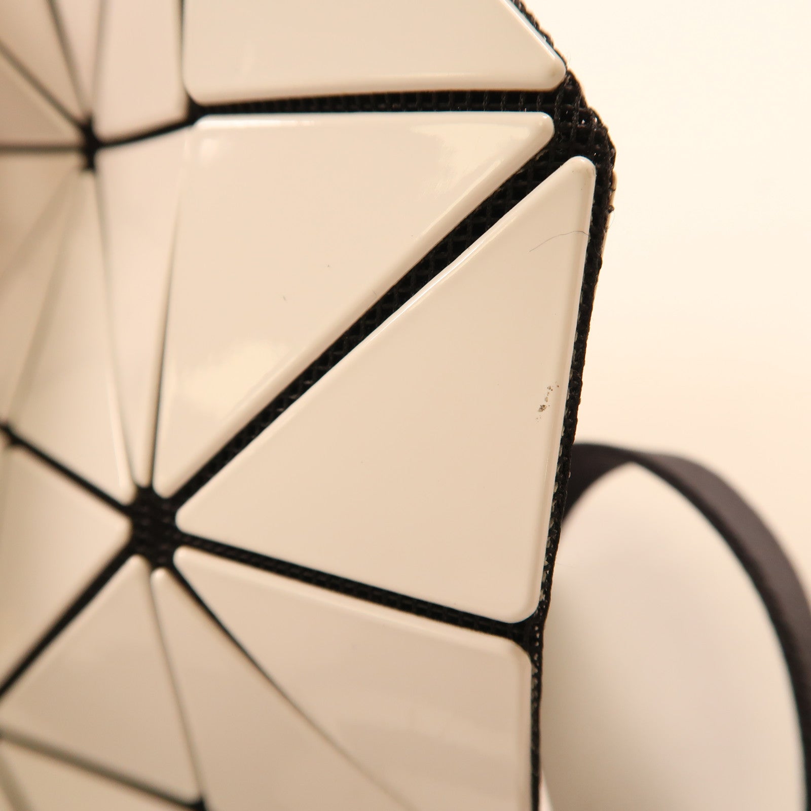BAO BAO ISSEYMIYAKE PVC Shoulder Bag銀扣肩背袋白色