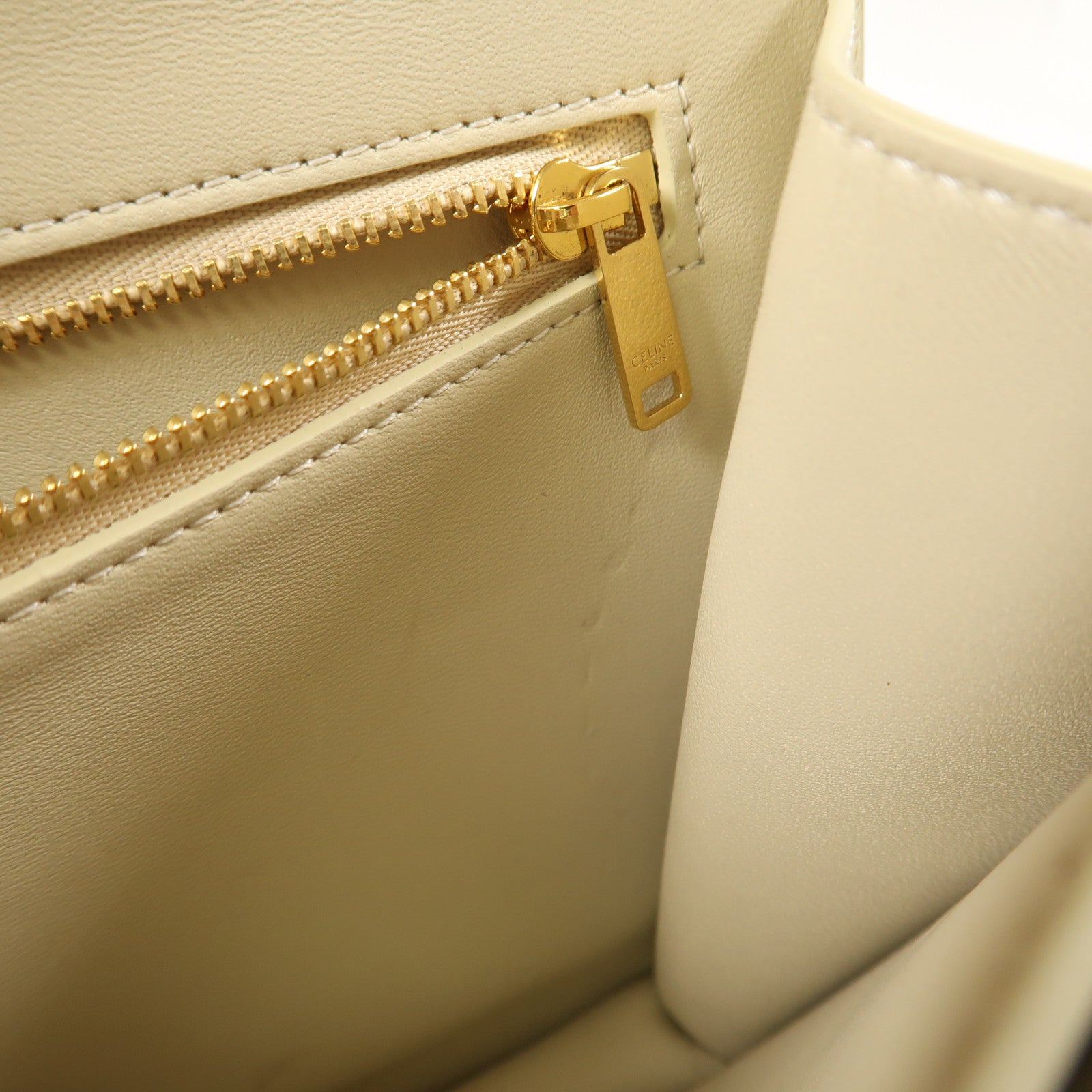 CELINE 牛皮皮革Teen Triomphe In Shiny金扣鏈帶肩背袋