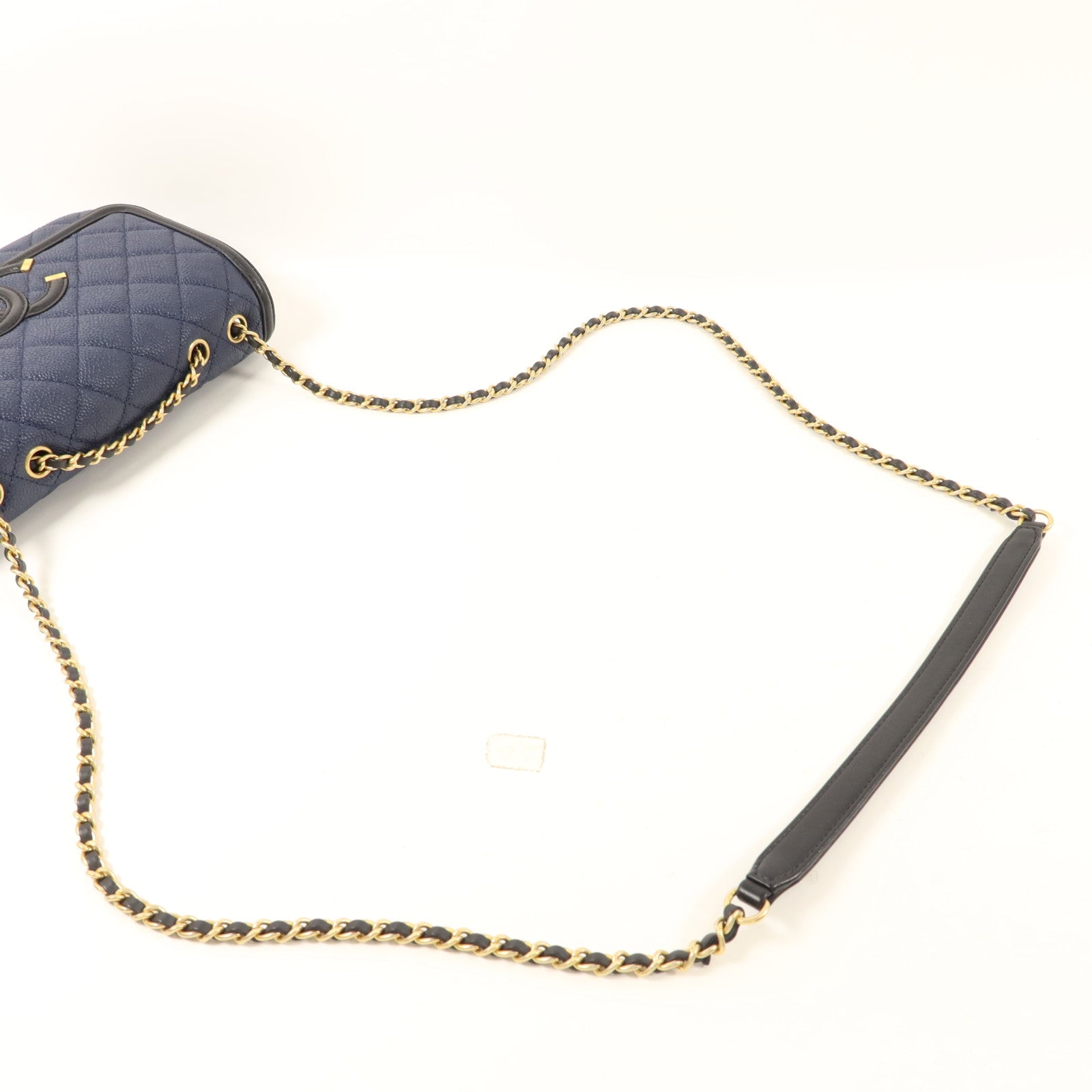 CHANEL 牛皮皮革CC Filigree Flap Bag鏈帶肩背袋