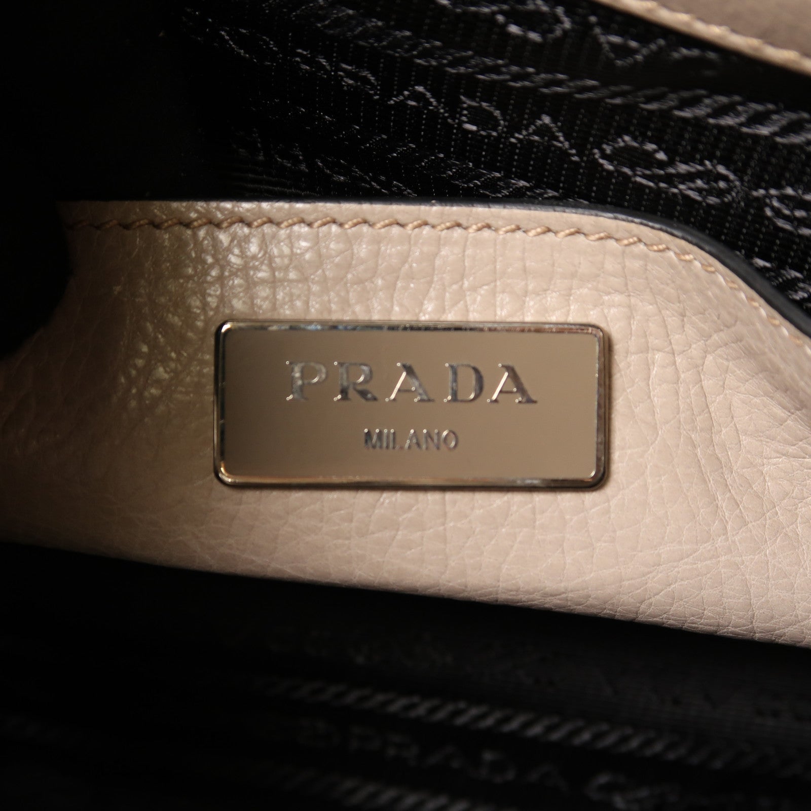 PRADA 牛皮皮革2Way Shoulder銀扣手挽肩背兩用袋