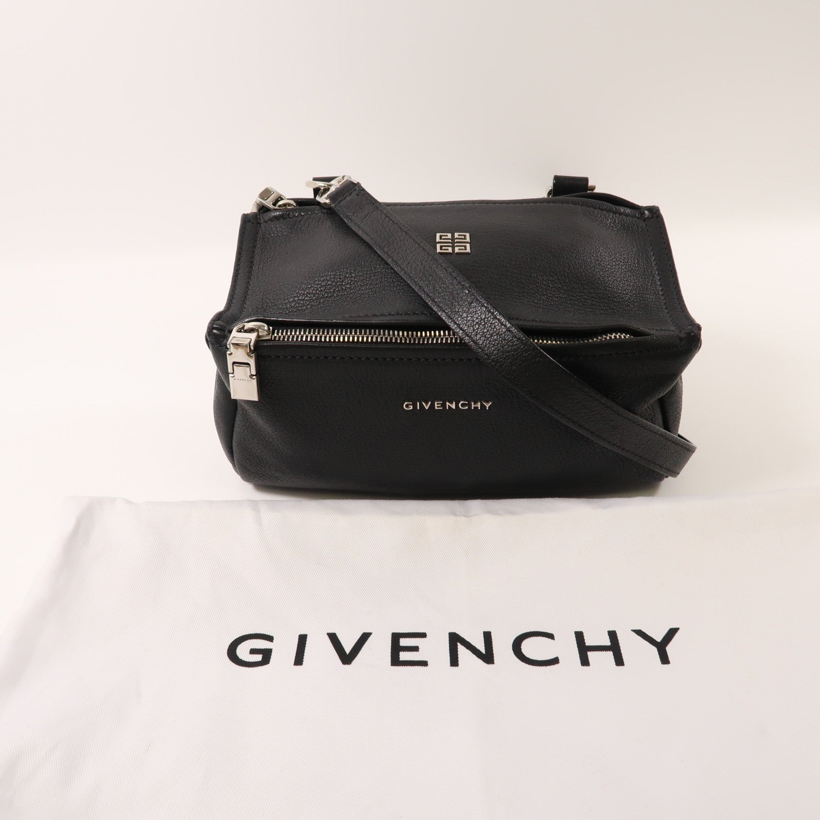 GIVENCHY 牛皮皮革Pandora Shoulder Bag銀扣肩背袋黑色