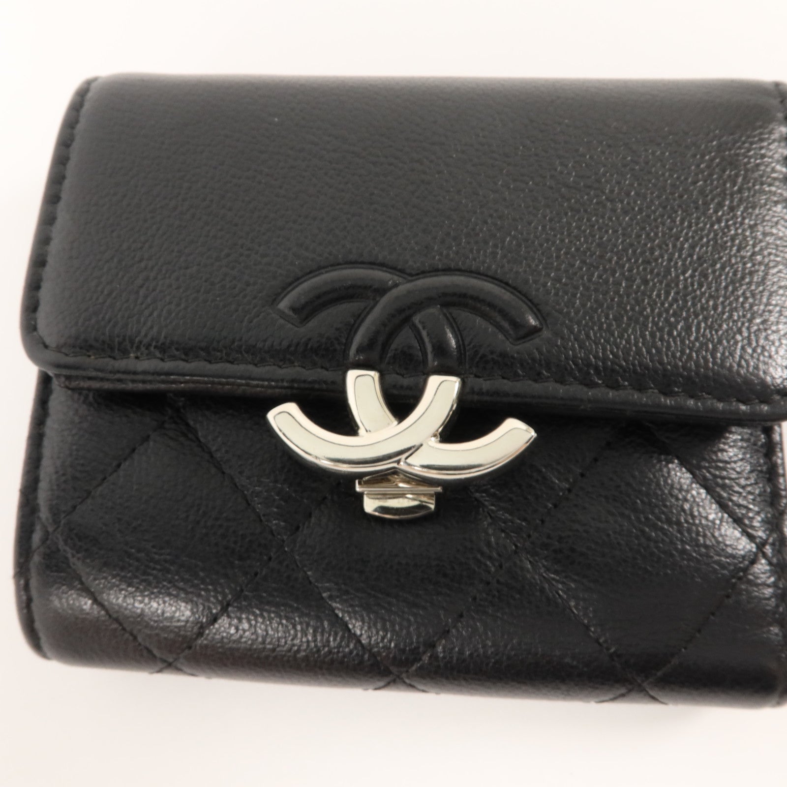CHANEL 牛皮皮革Trifold Wallet銀扣錢包