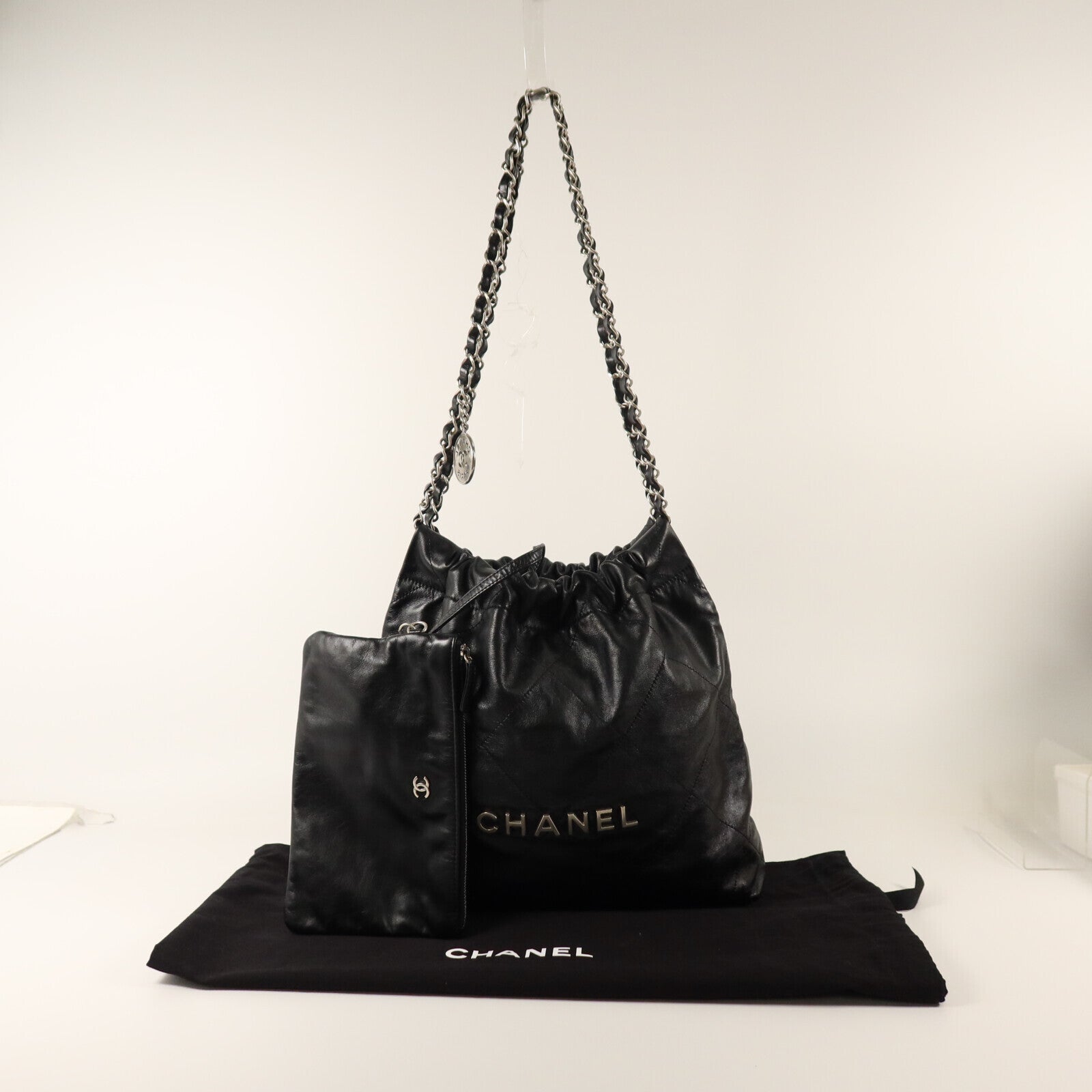 CHANEL 牛皮皮革Chanel 22 Small銀扣鏈帶肩背袋