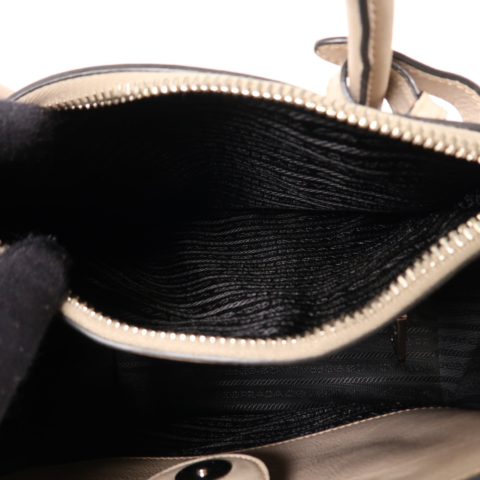 PRADA 牛皮皮革2Way Shoulder銀扣手挽肩背兩用袋
