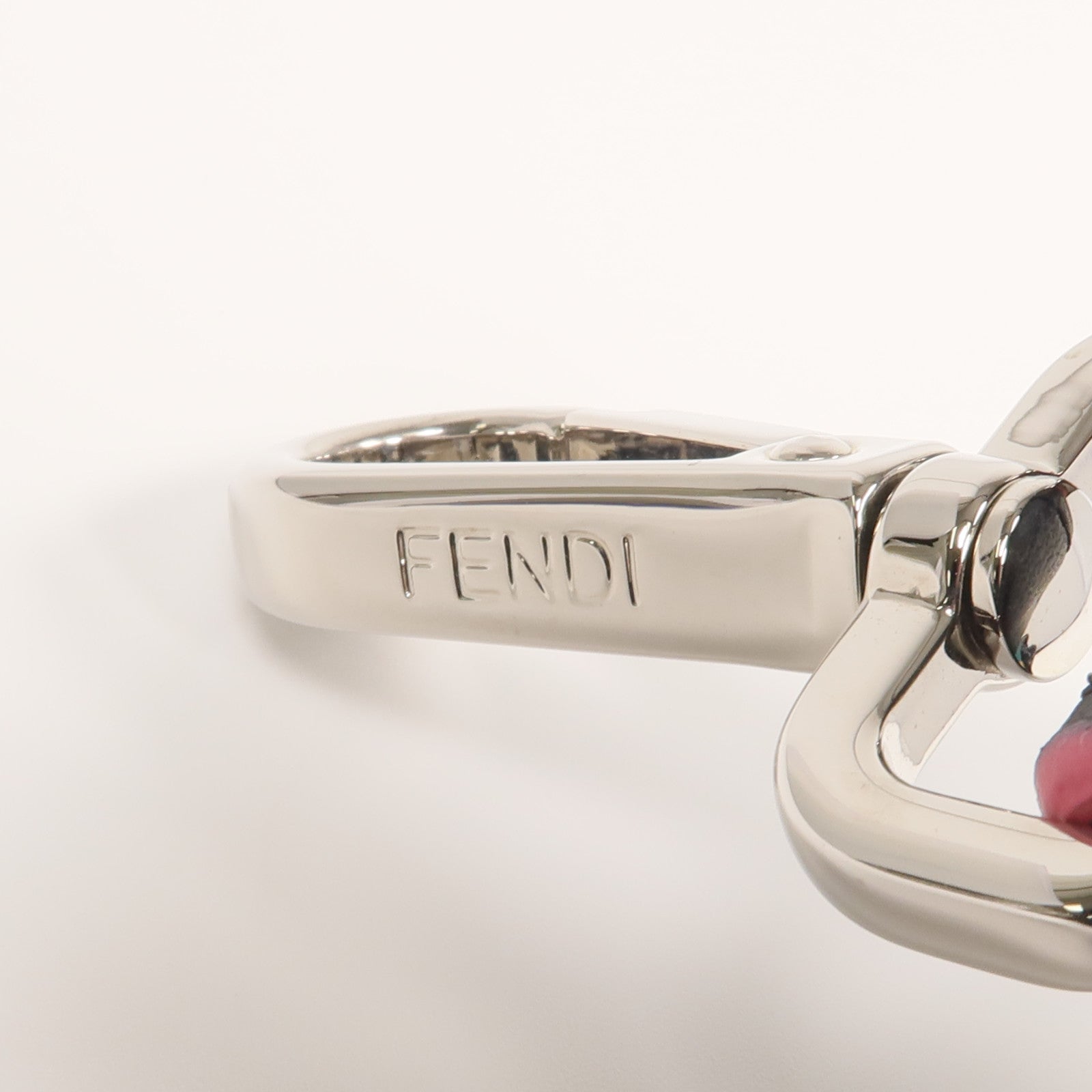 FENDI 牛皮皮革Shoulder Strap銀扣肩帶