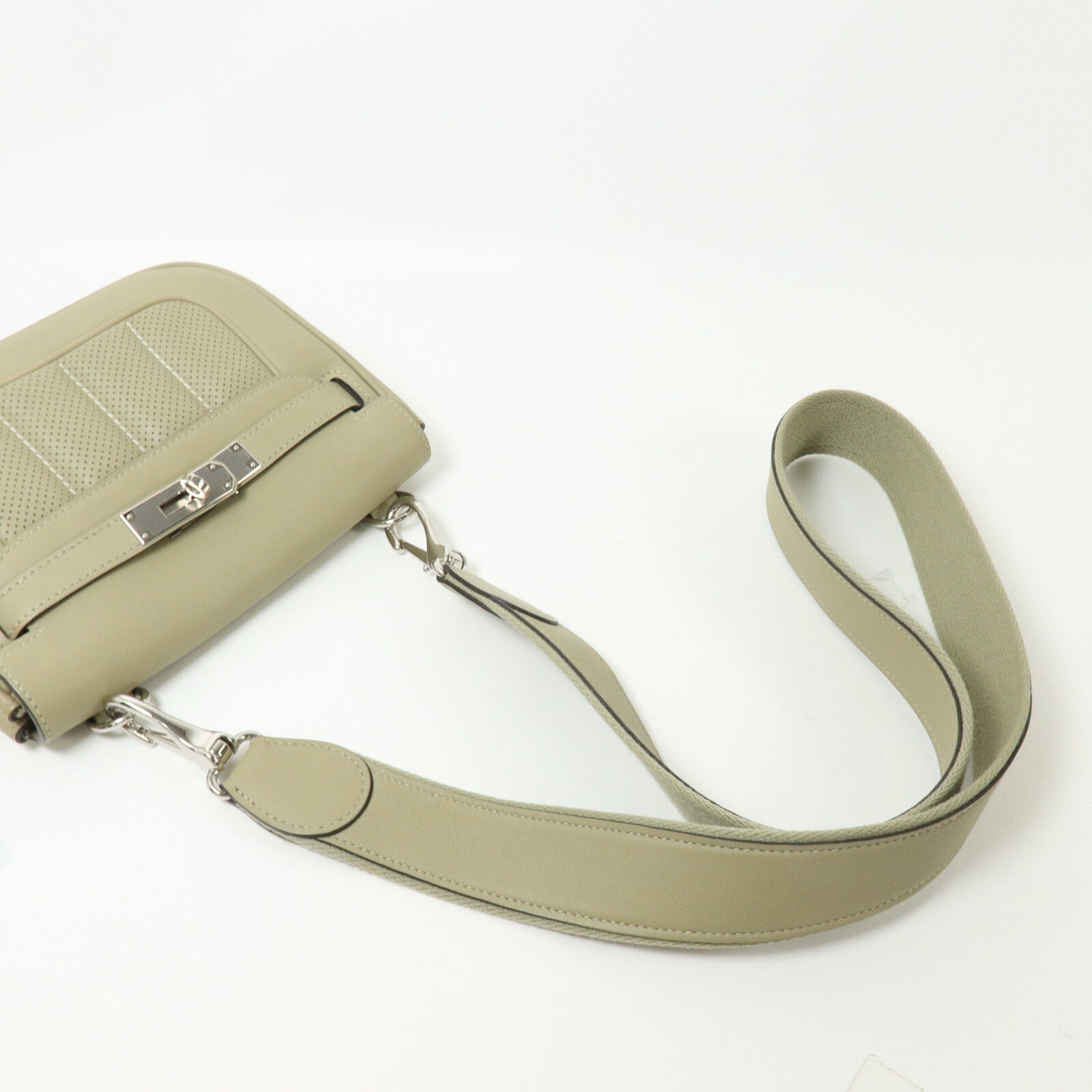 HERMES Swift皮革Berline Mini肩背袋Sauge