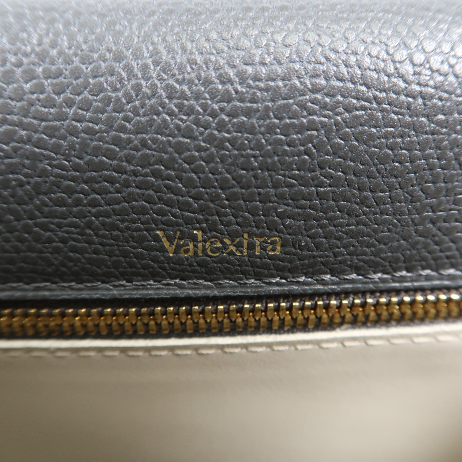 Valextra 牛皮皮革Iside Top Handle Medium Bag金扣手挽肩背兩用袋