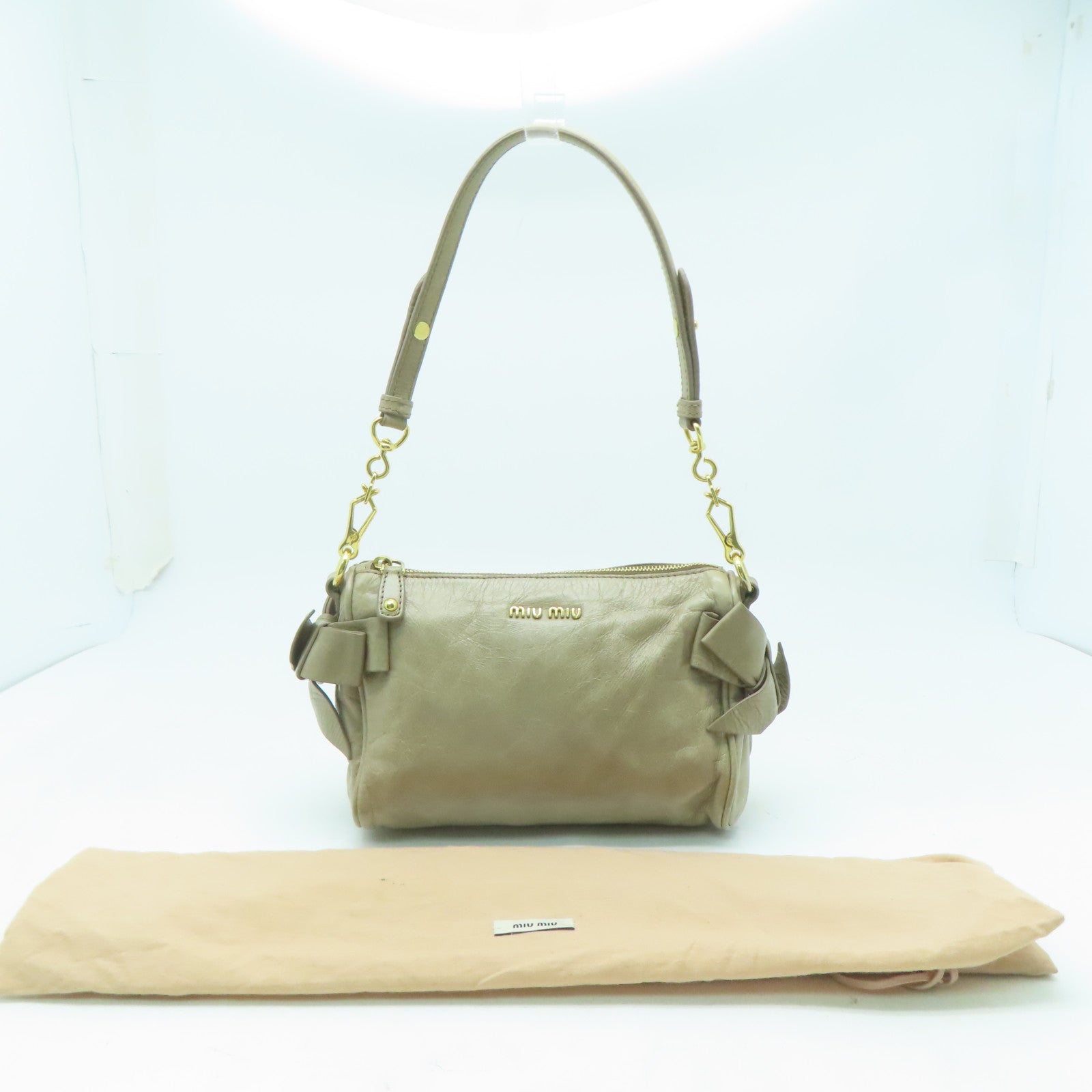 Miu Miu 【激減優惠】牛皮皮革Shoulder Bag金扣肩背袋米色