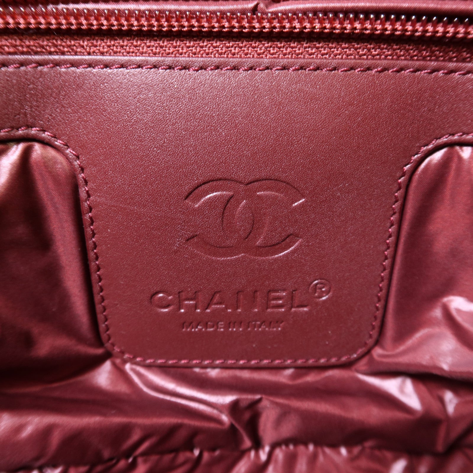 CHANEL 尼龍Coco Cocoon Medium銀扣手挽袋